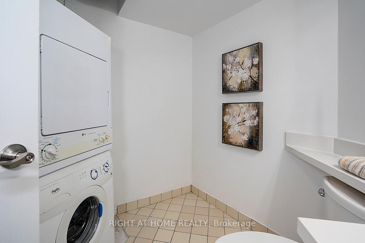Photo 32 of Unit 718, 222 The Esplanade, Toronto, Waterfront Communities — HOMEH