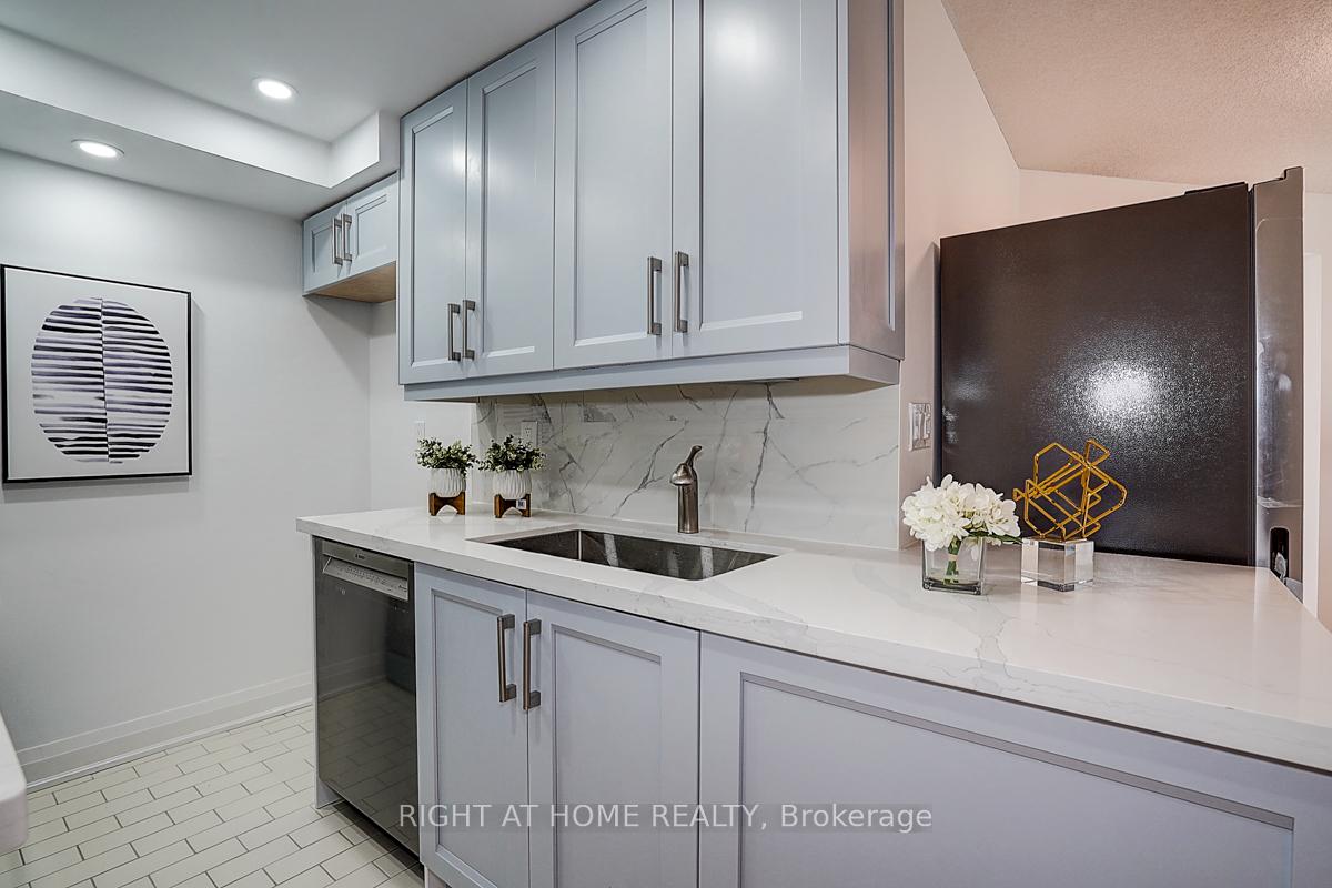 Photo 10 of Unit 718, 222 The Esplanade, Toronto, Waterfront Communities — HOMEH