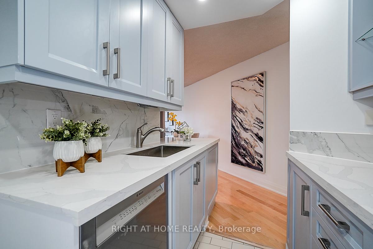 Photo 18 of Unit 718, 222 The Esplanade, Toronto, Waterfront Communities — HOMEH