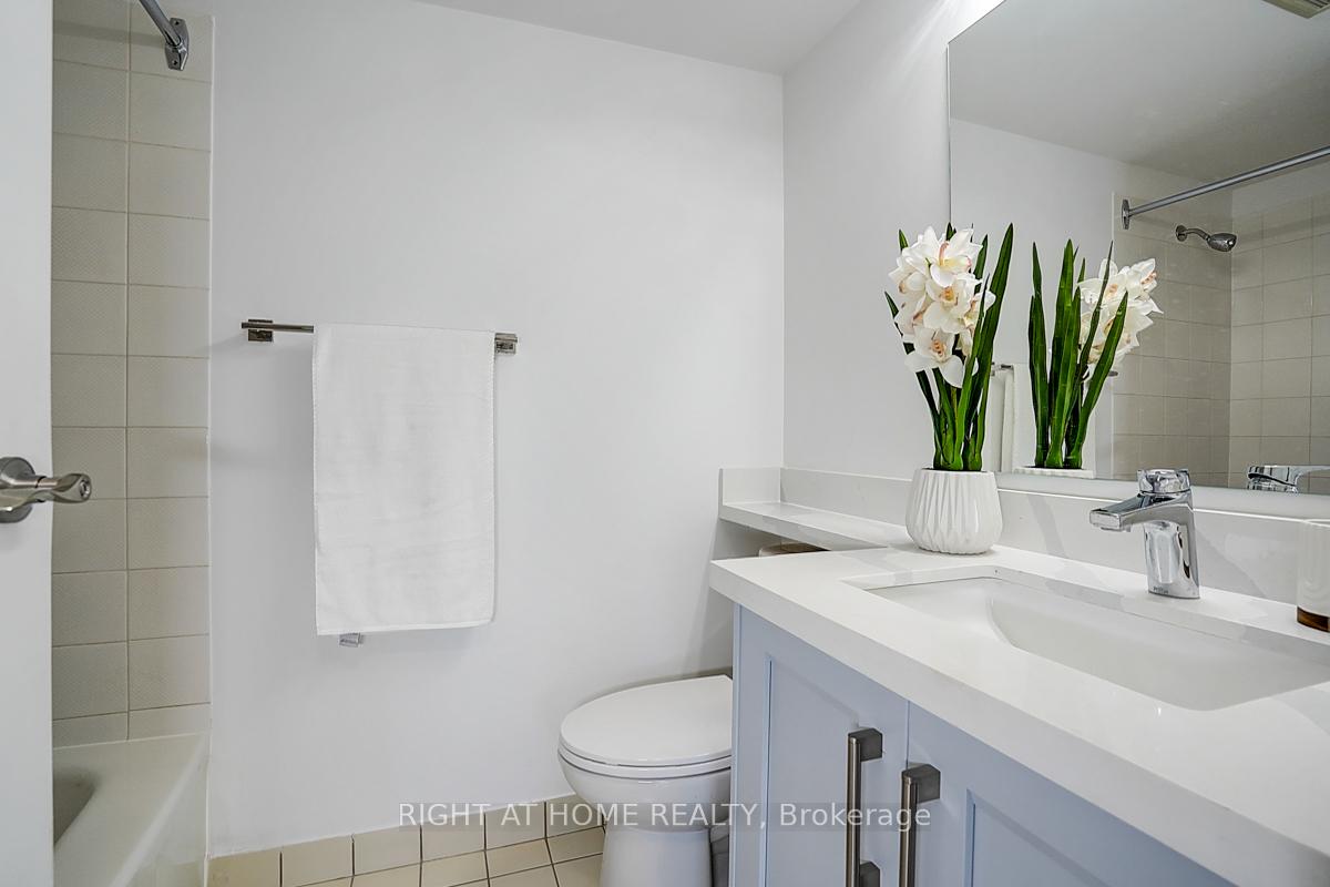 Photo 33 of Unit 718, 222 The Esplanade, Toronto, Waterfront Communities — HOMEH