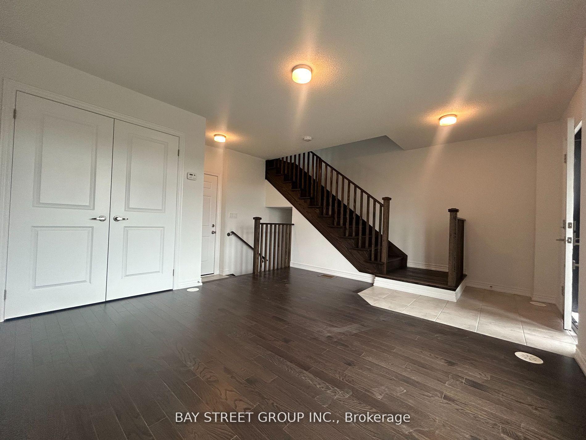 Photo 3 of 55 Sorbara Way, Whitby, Brooklin — HOMEH