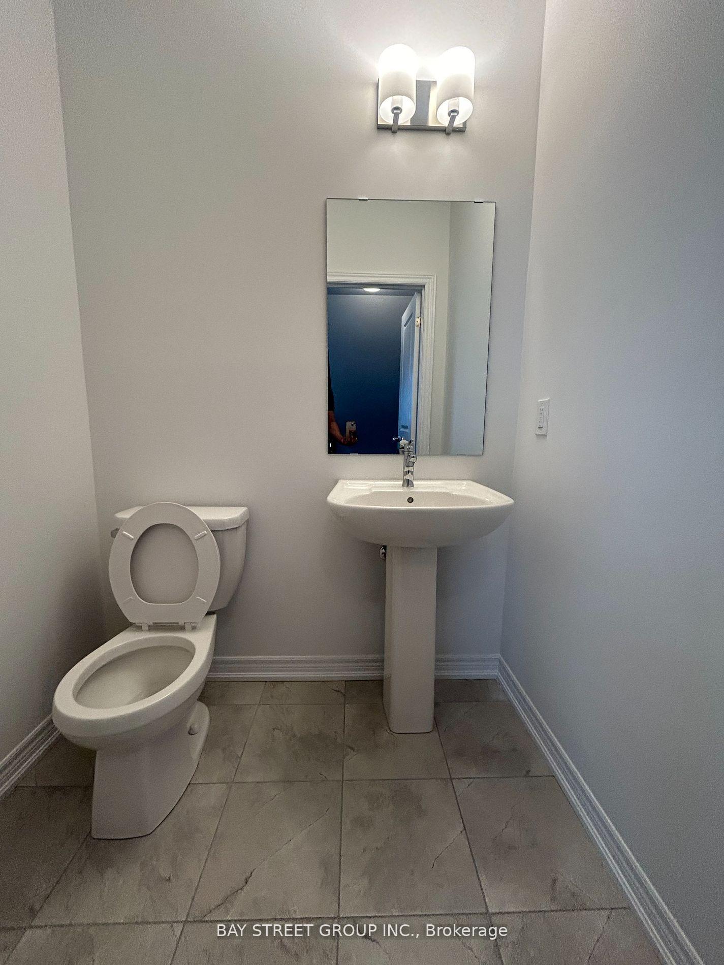 Photo 9 of 55 Sorbara Way, Whitby, Brooklin — HOMEH