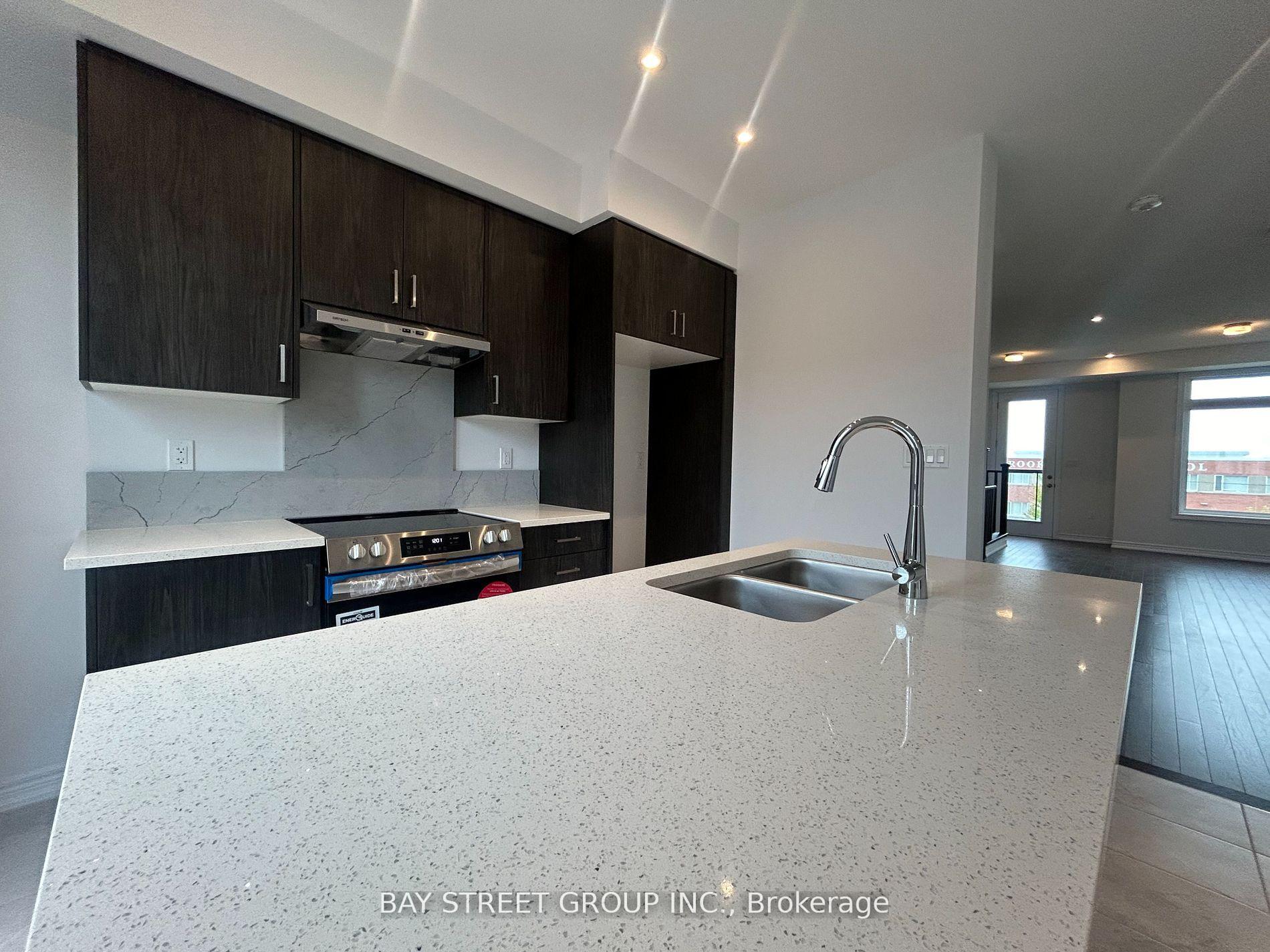 Photo 11 of 55 Sorbara Way, Whitby, Brooklin — HOMEH