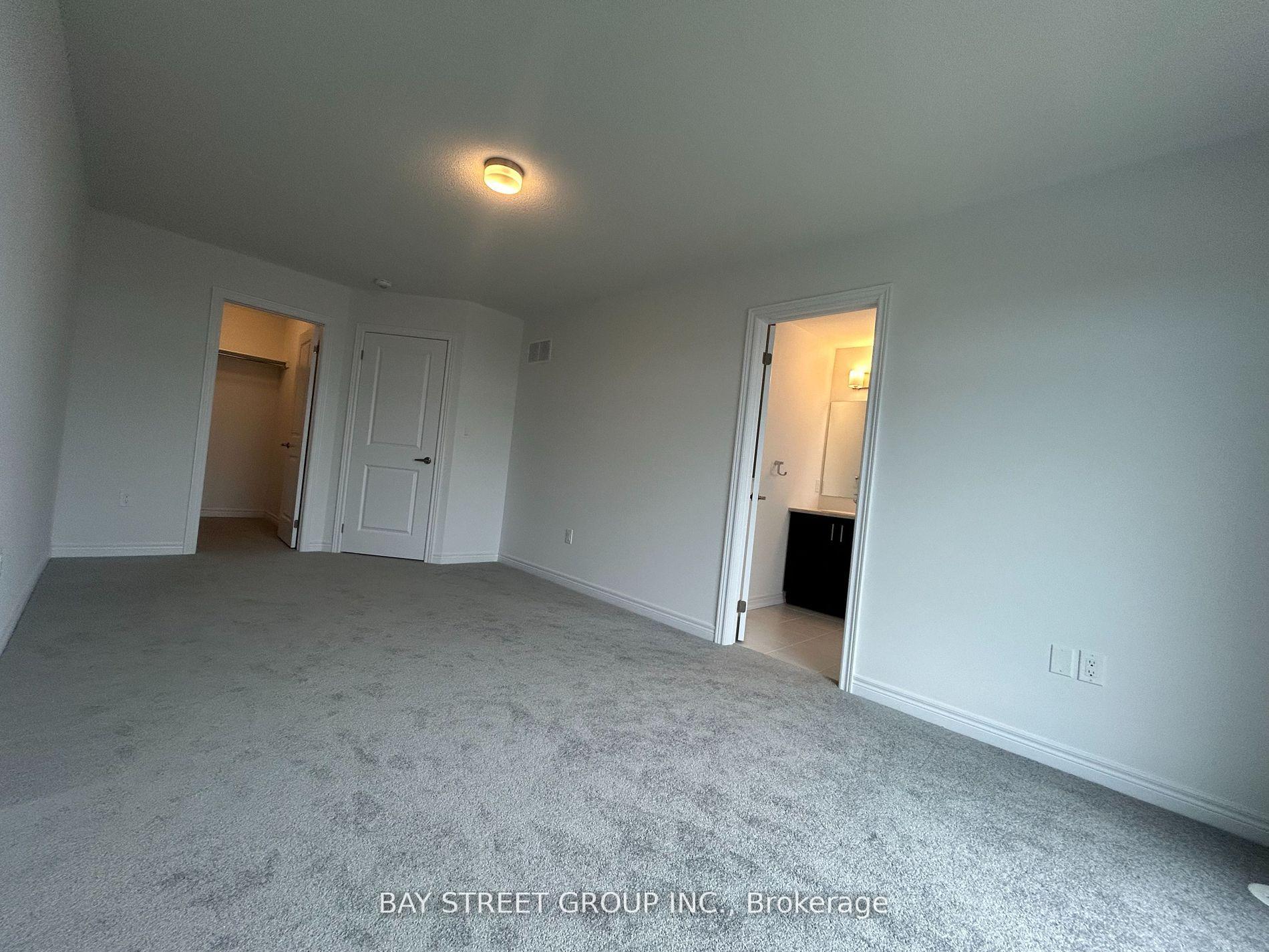 Photo 23 of 55 Sorbara Way, Whitby, Brooklin — HOMEH