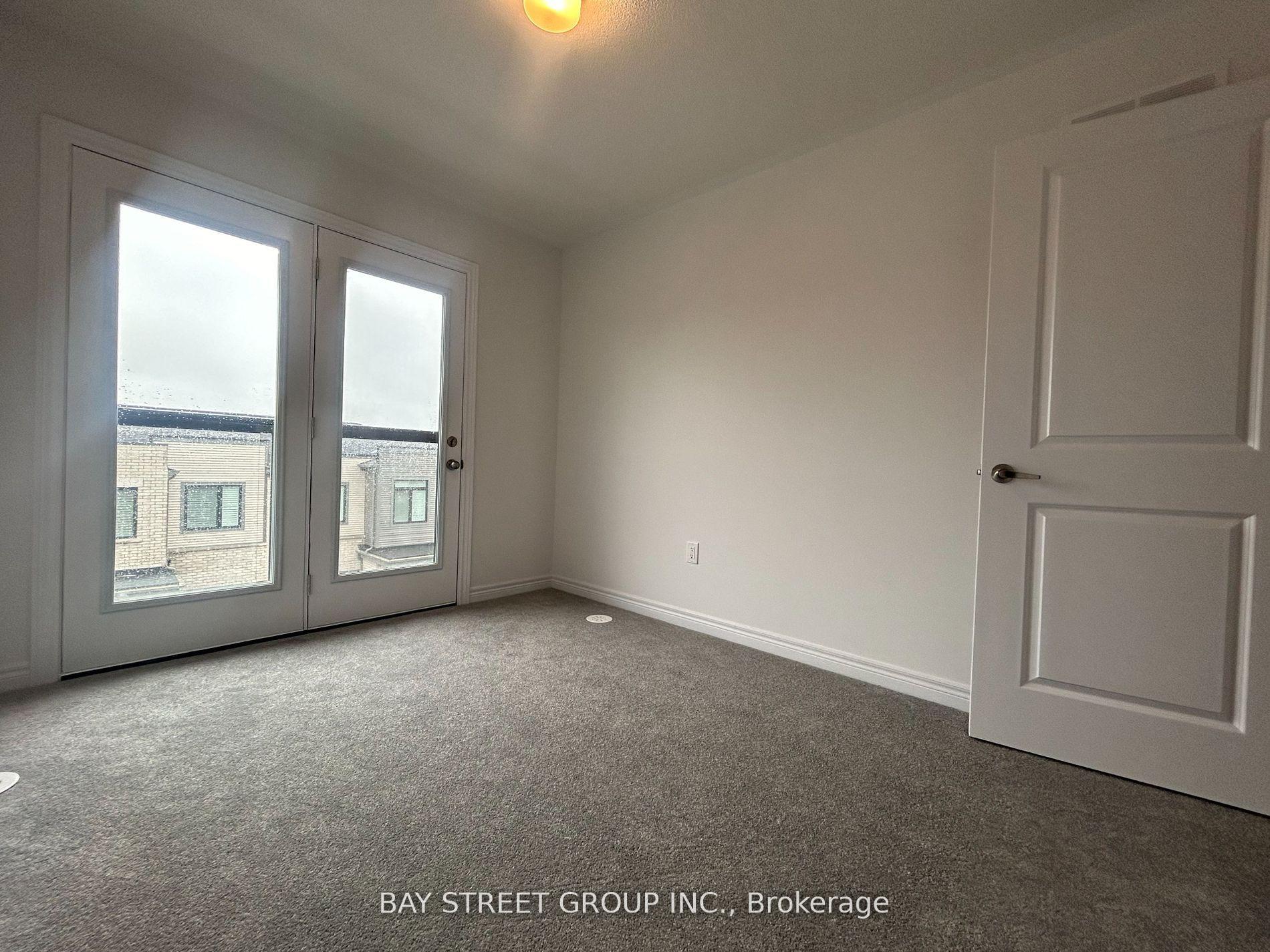 Photo 10 of 55 Sorbara Way, Whitby, Brooklin — HOMEH