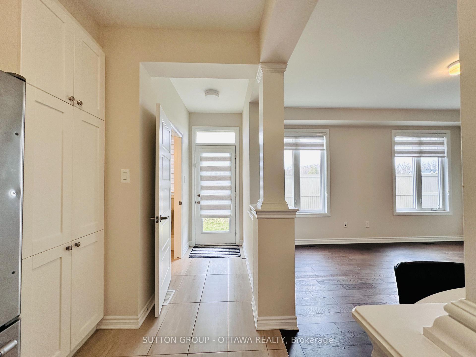 Photo 3 of 1140 Apolune Street, Ottawa, Barrhaven - Half Moon Bay — HOMEH