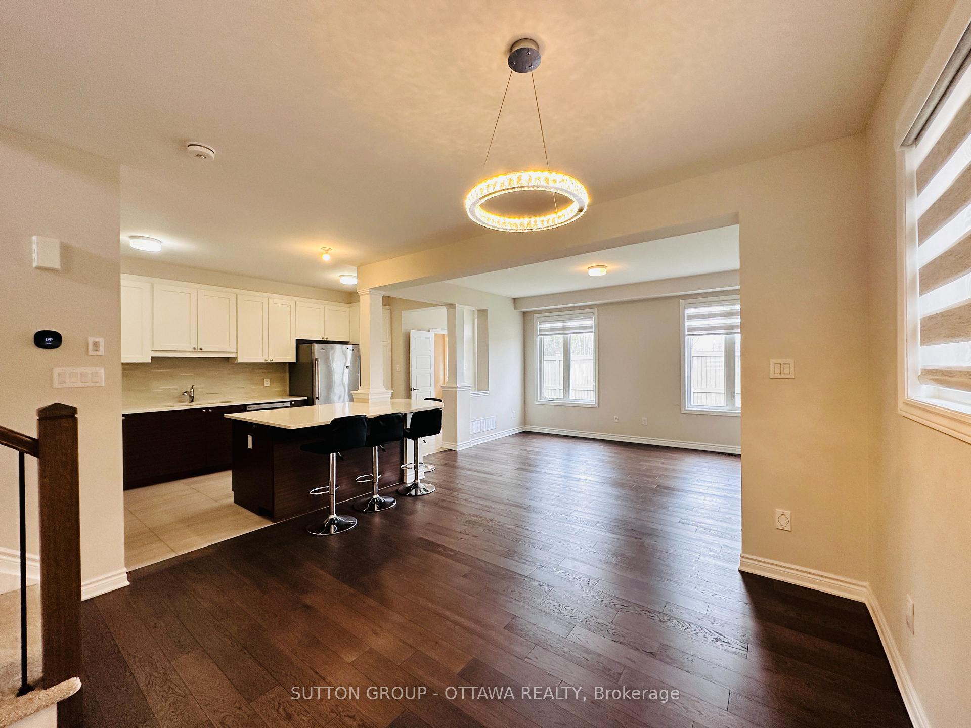 Photo 5 of 1140 Apolune Street, Ottawa, Barrhaven - Half Moon Bay — HOMEH