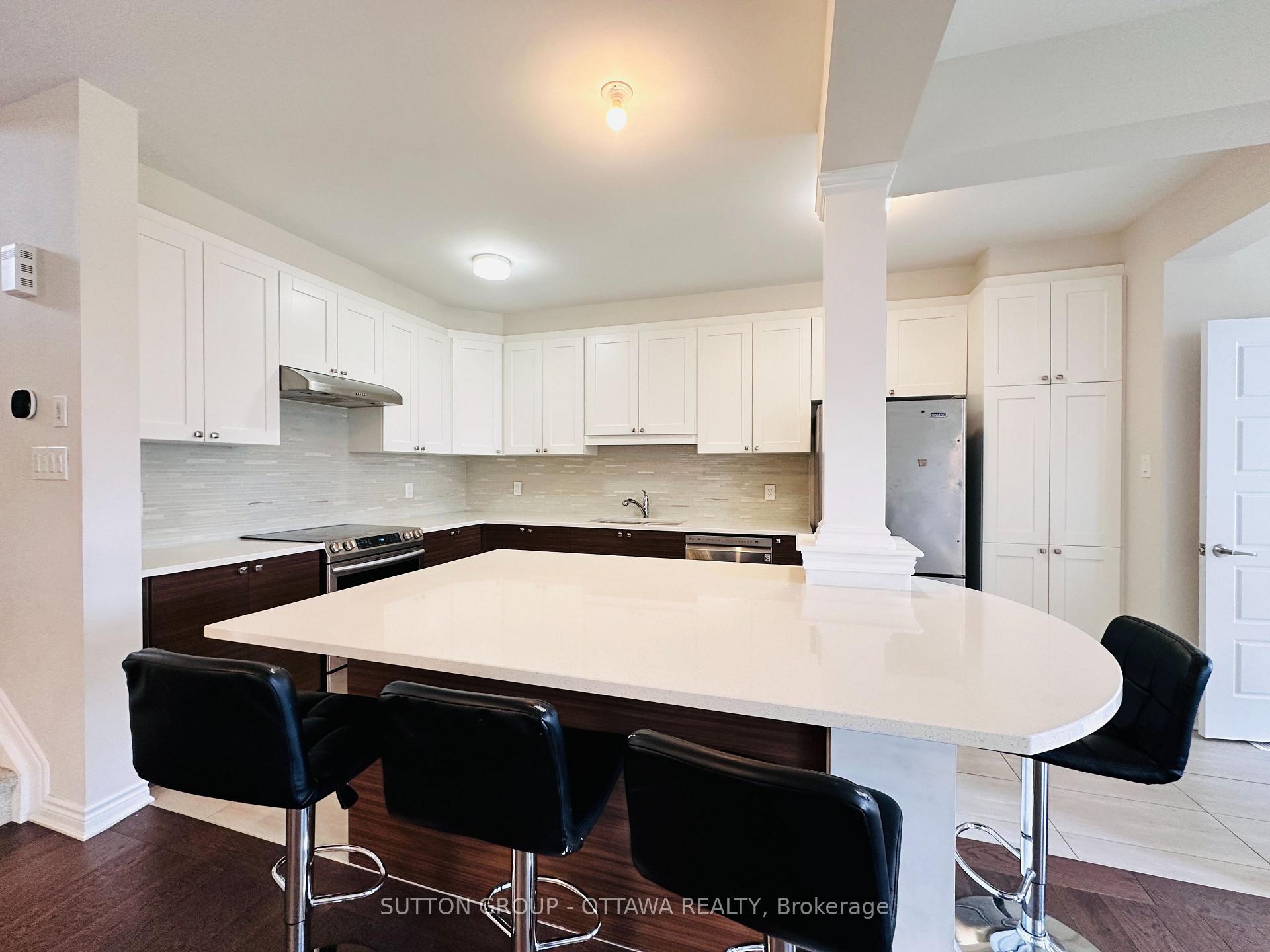 Photo 6 of 1140 Apolune Street, Ottawa, Barrhaven - Half Moon Bay — HOMEH