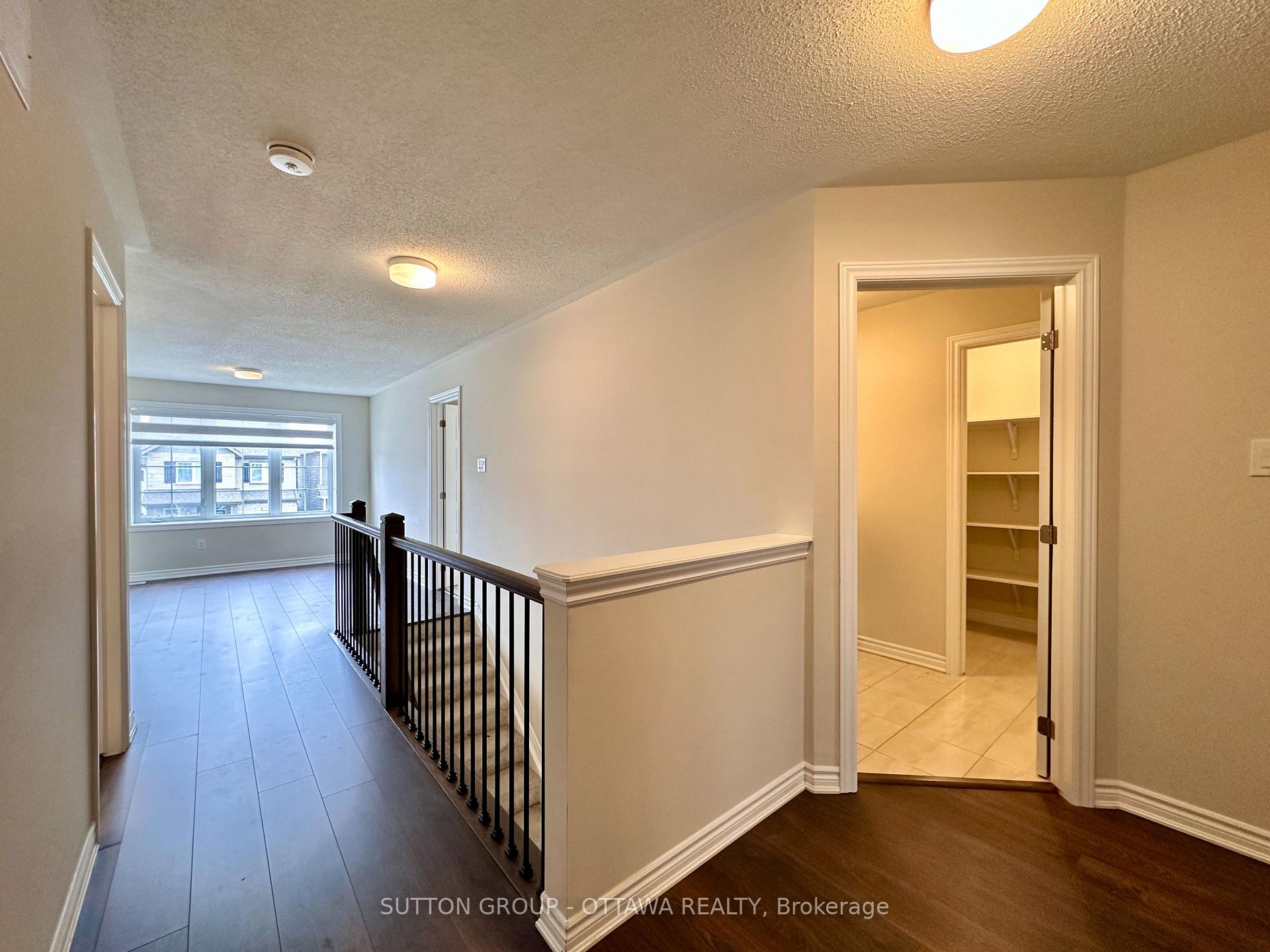 Photo 13 of 1140 Apolune Street, Ottawa, Barrhaven - Half Moon Bay — HOMEH