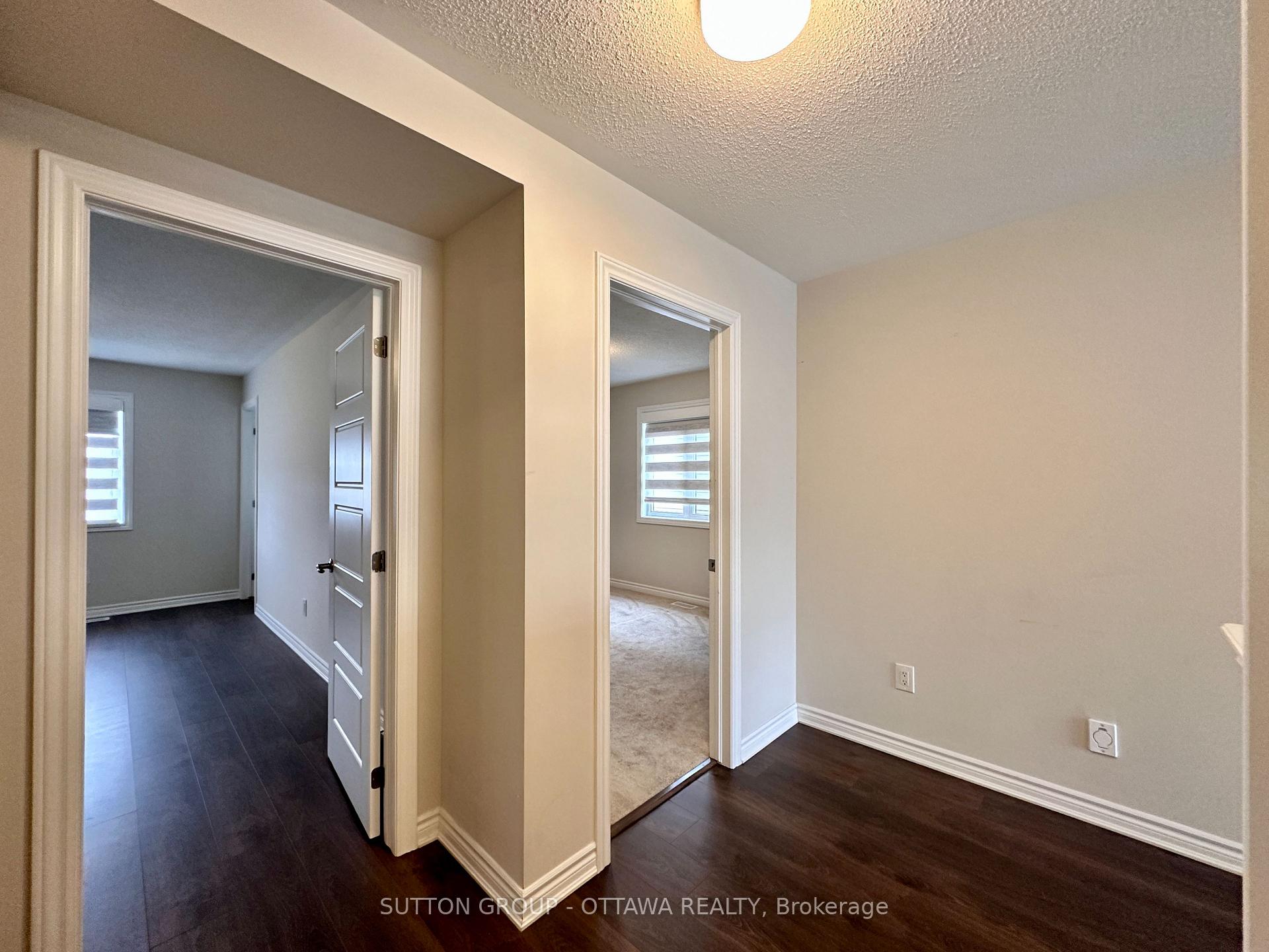 Photo 14 of 1140 Apolune Street, Ottawa, Barrhaven - Half Moon Bay — HOMEH