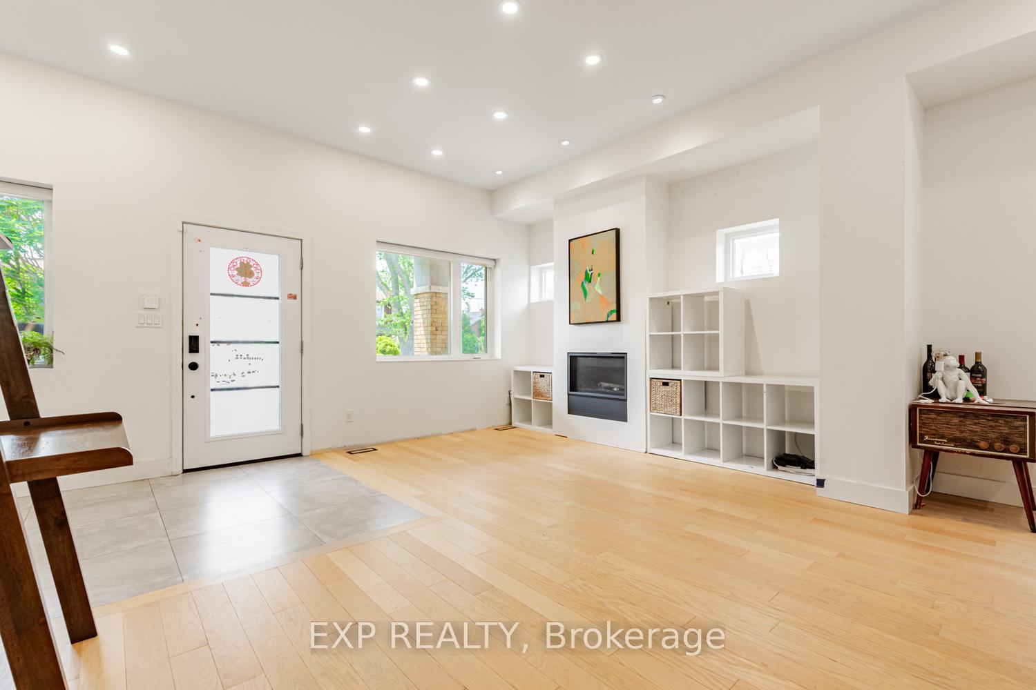 Photo 2 of 1043 Logan Avenue, Toronto, Broadview North — HOMEH