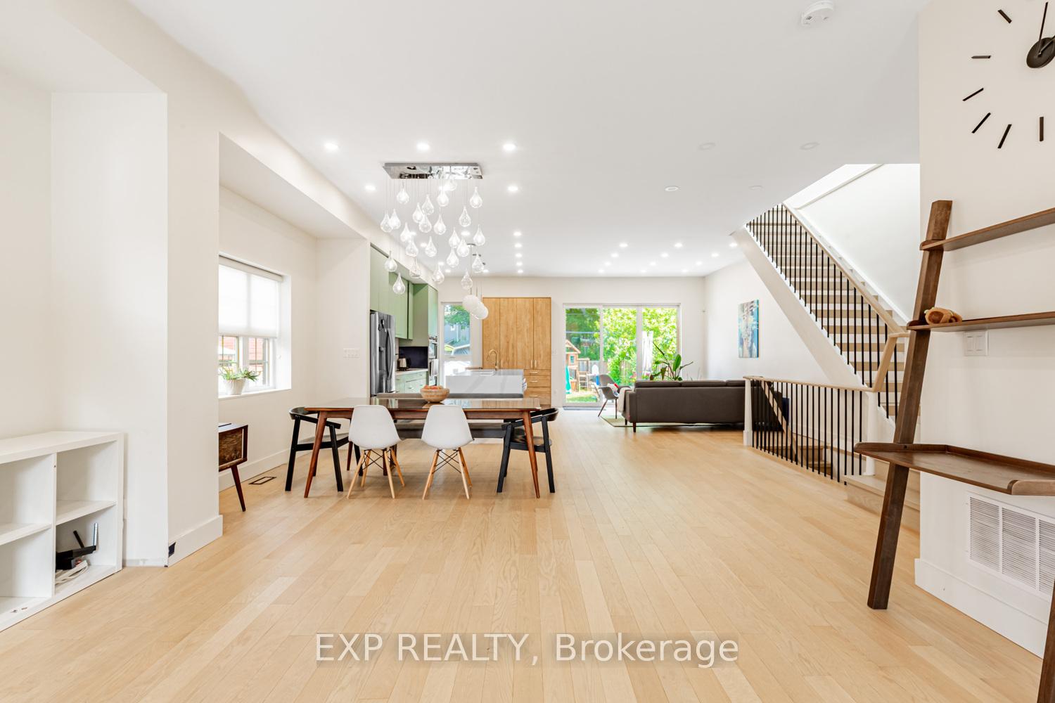 Photo 3 of 1043 Logan Avenue, Toronto, Broadview North — HOMEH