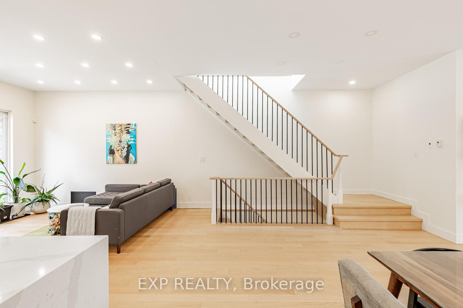 Photo 4 of 1043 Logan Avenue, Toronto, Broadview North — HOMEH