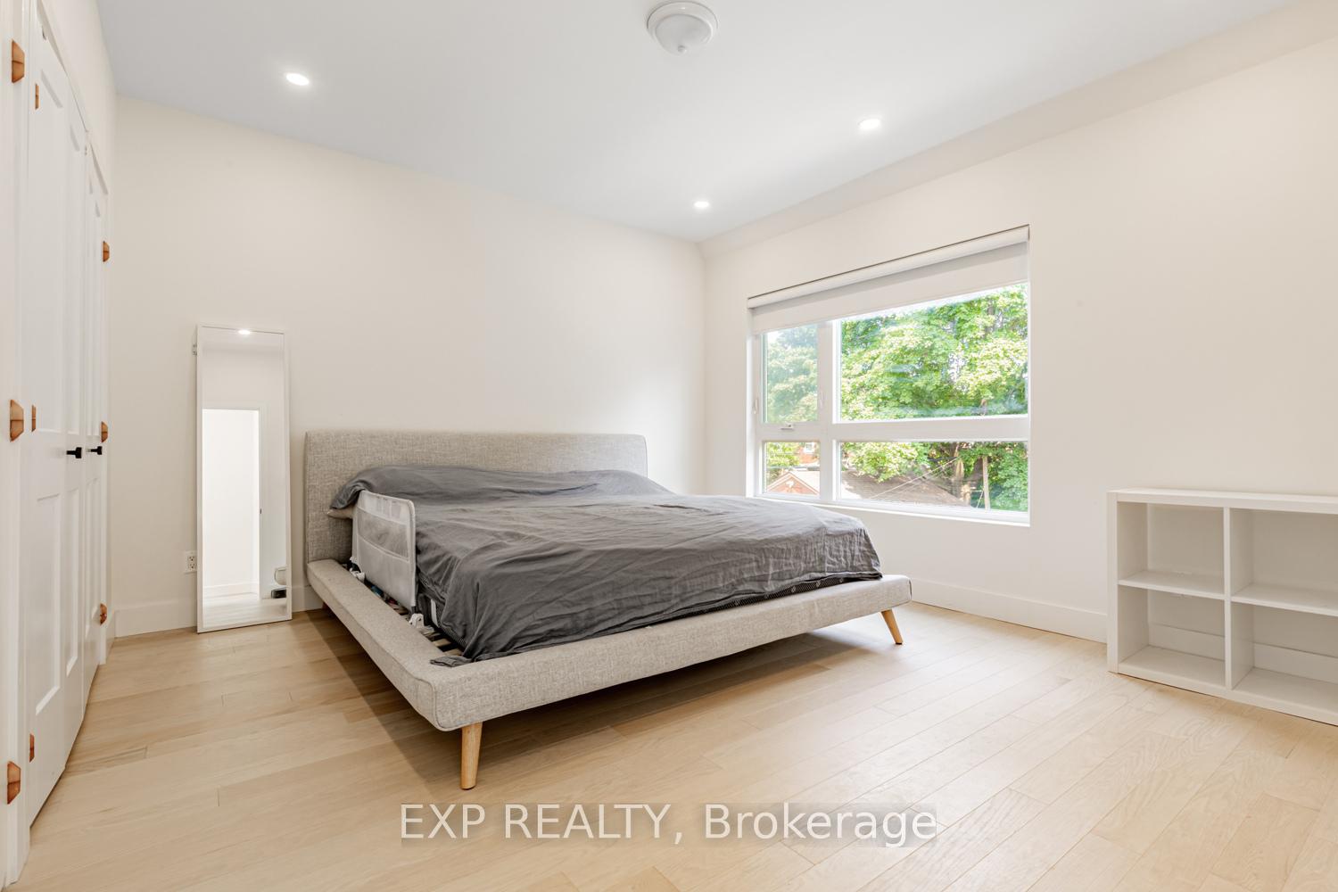 Photo 11 of 1043 Logan Avenue, Toronto, Broadview North — HOMEH