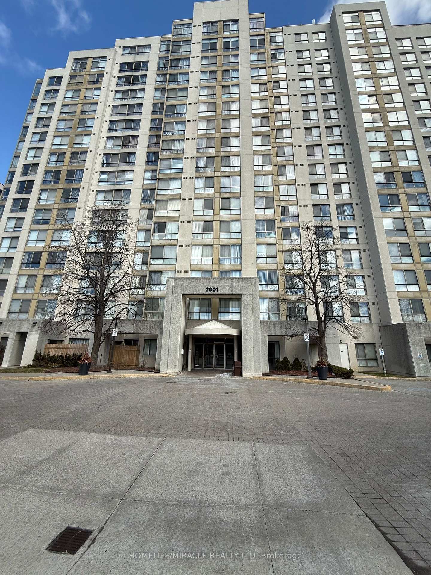 Front of Unit 507, 2901 Kipling Avenue