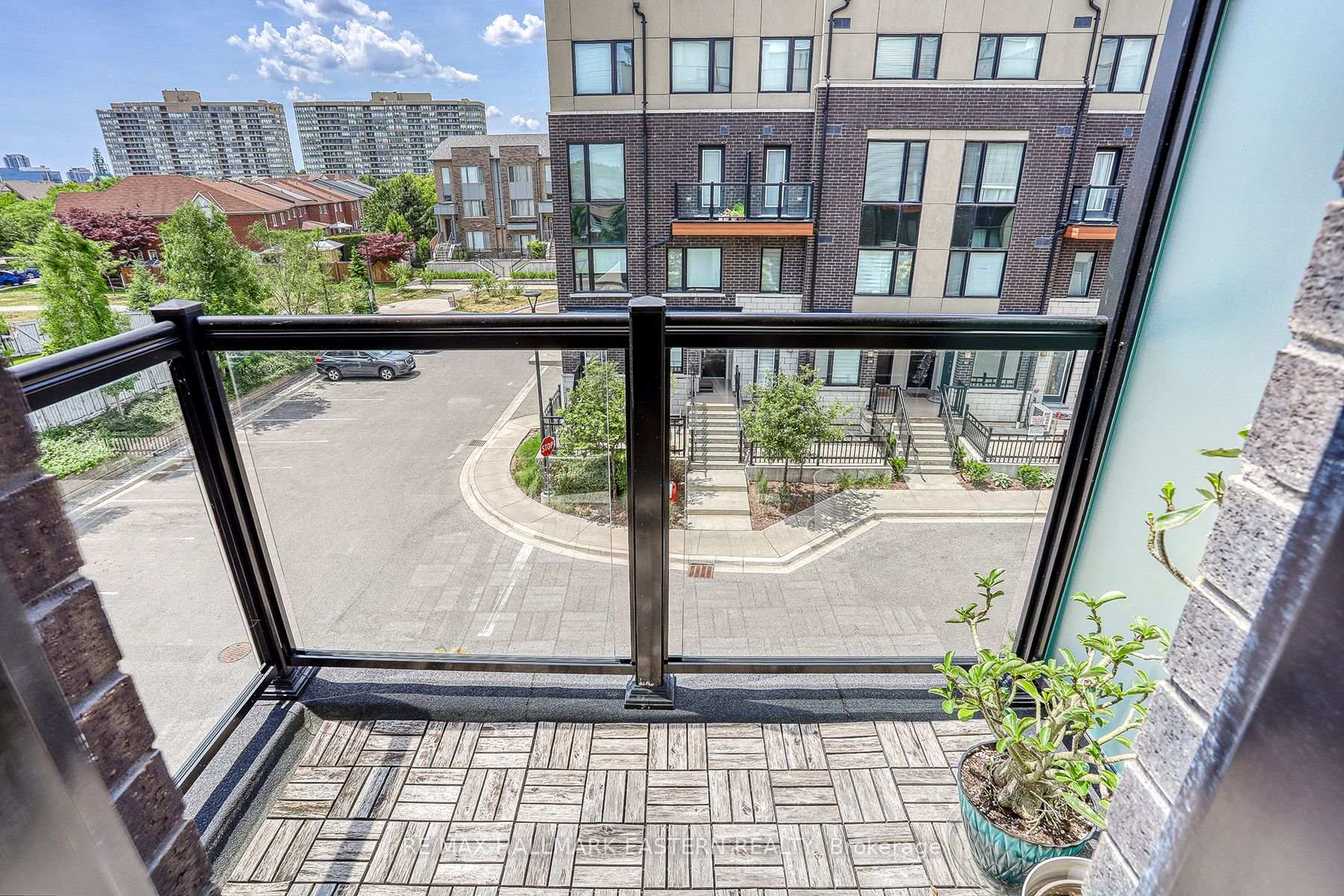Photo 19 of Unit 419, 1555 Kingston Road, Pickering, Town Centre — HOMEH