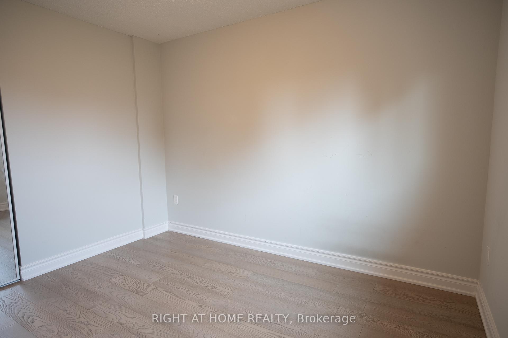 Photo 16 of 590 Springview Drive, Pickering, Amberlea — HOMEH