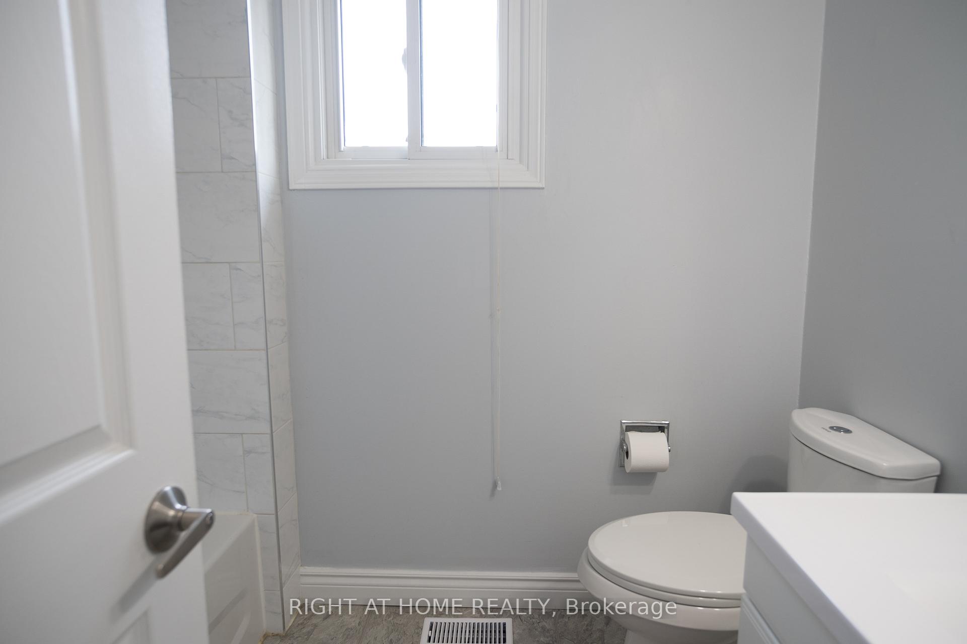 Photo 30 of 590 Springview Drive, Pickering, Amberlea — HOMEH