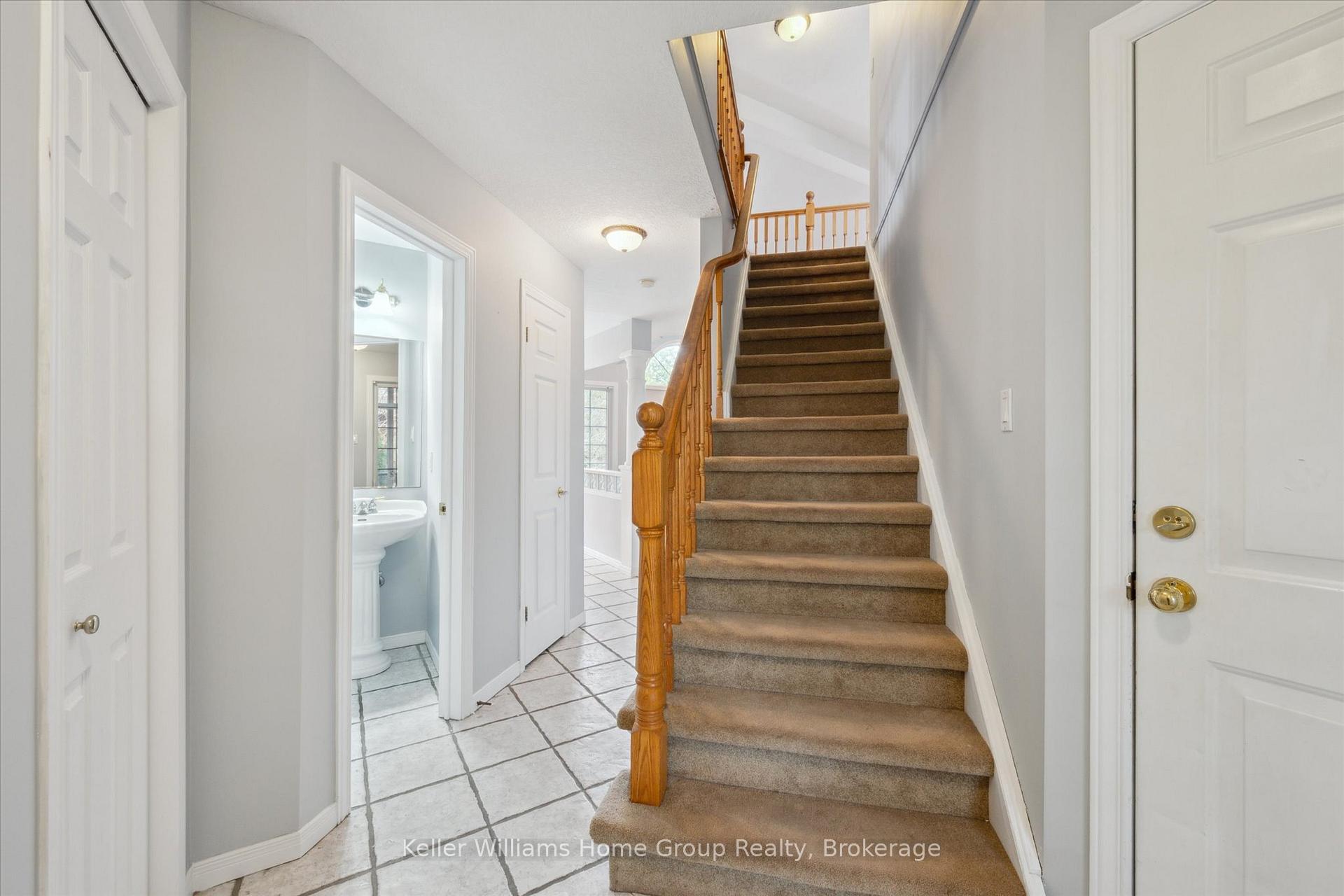 Photo 5 of 60 Camm Crescent, Guelph, Pineridge/Westminster Woods — HOMEH
