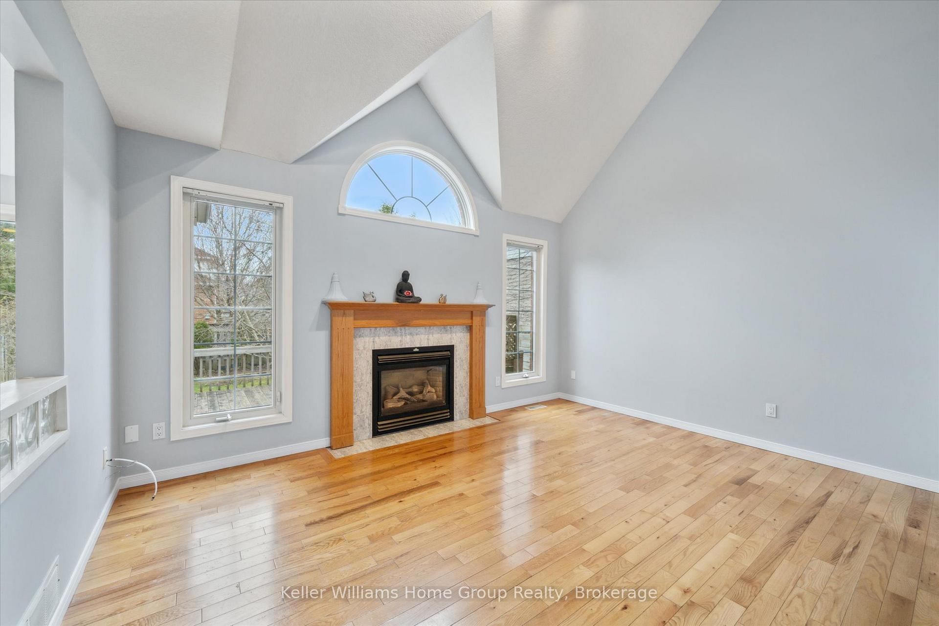 Photo 6 of 60 Camm Crescent, Guelph, Pineridge/Westminster Woods — HOMEH
