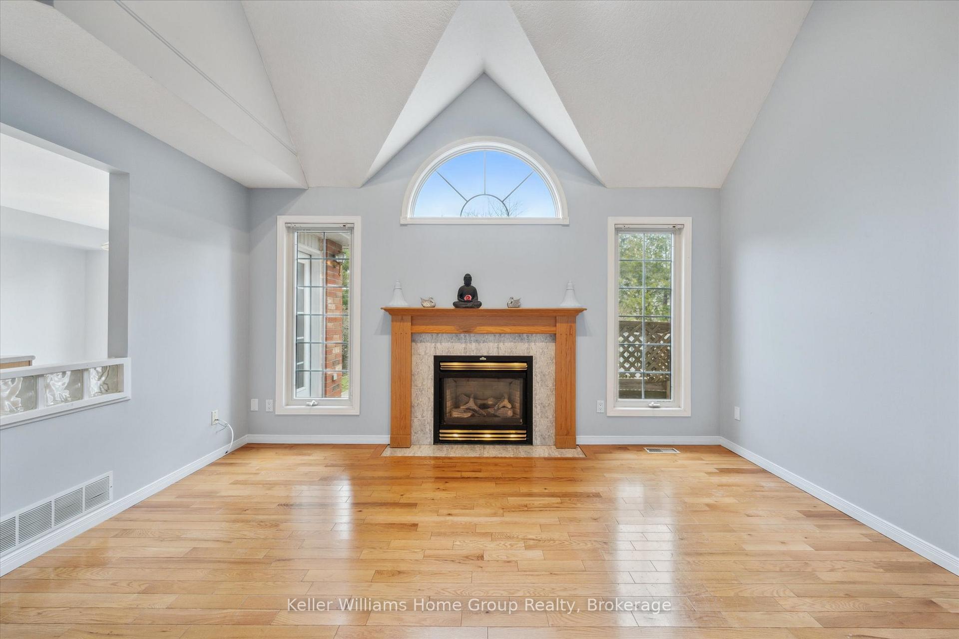 Photo 8 of 60 Camm Crescent, Guelph, Pineridge/Westminster Woods — HOMEH