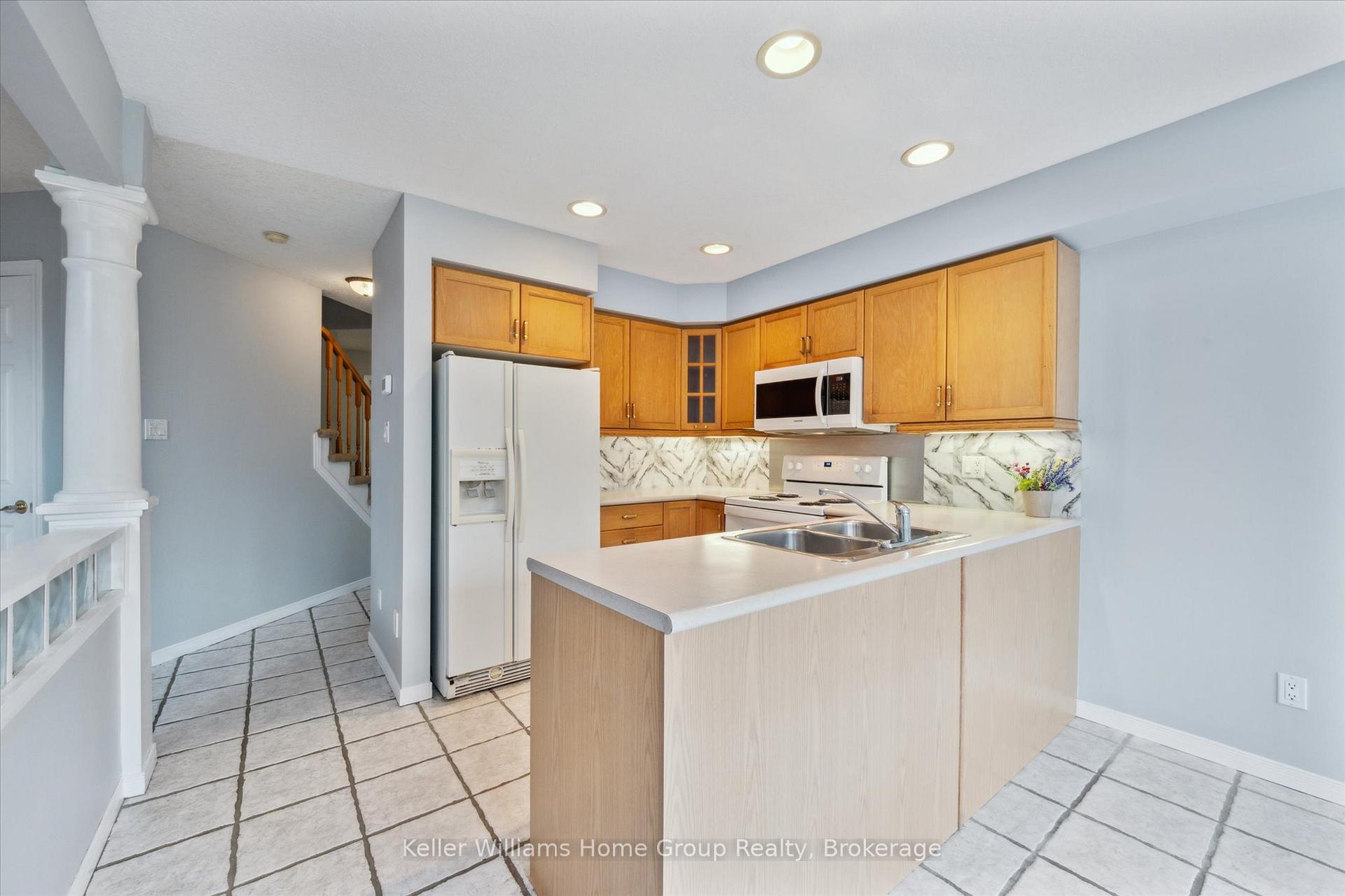 Photo 11 of 60 Camm Crescent, Guelph, Pineridge/Westminster Woods — HOMEH