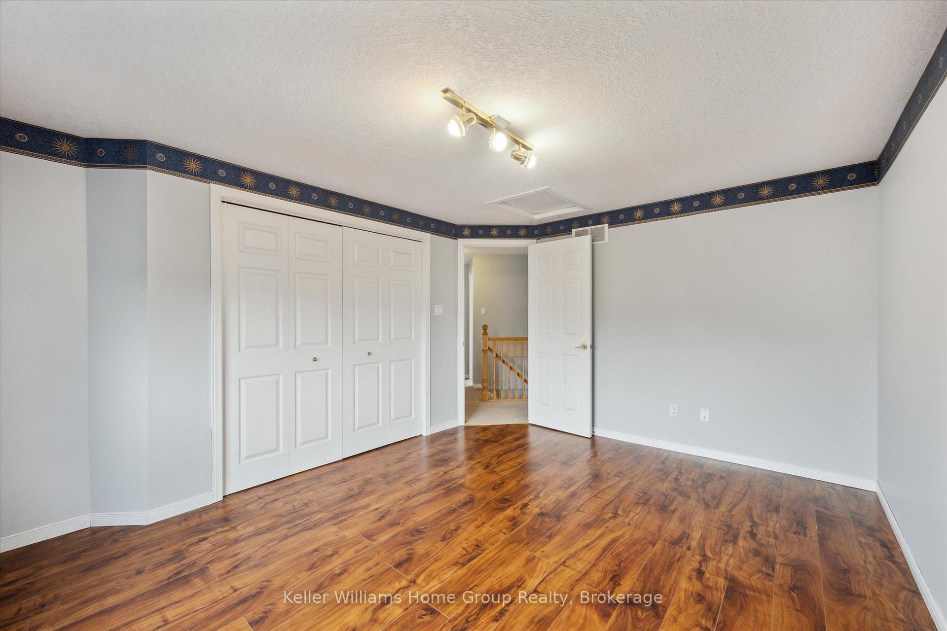 Photo 23 of 60 Camm Crescent, Guelph, Pineridge/Westminster Woods — HOMEH