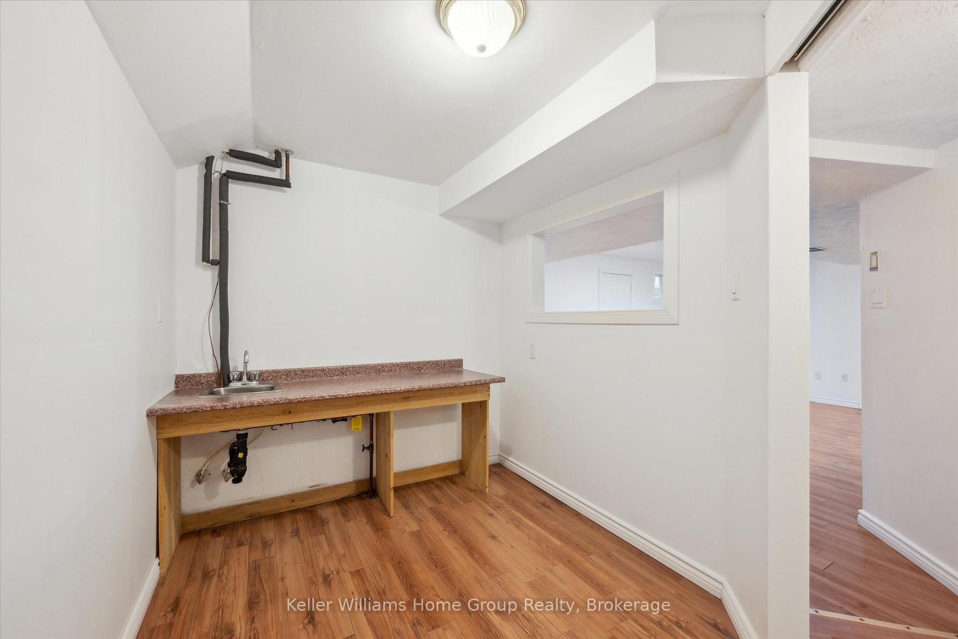 Photo 29 of 60 Camm Crescent, Guelph, Pineridge/Westminster Woods — HOMEH