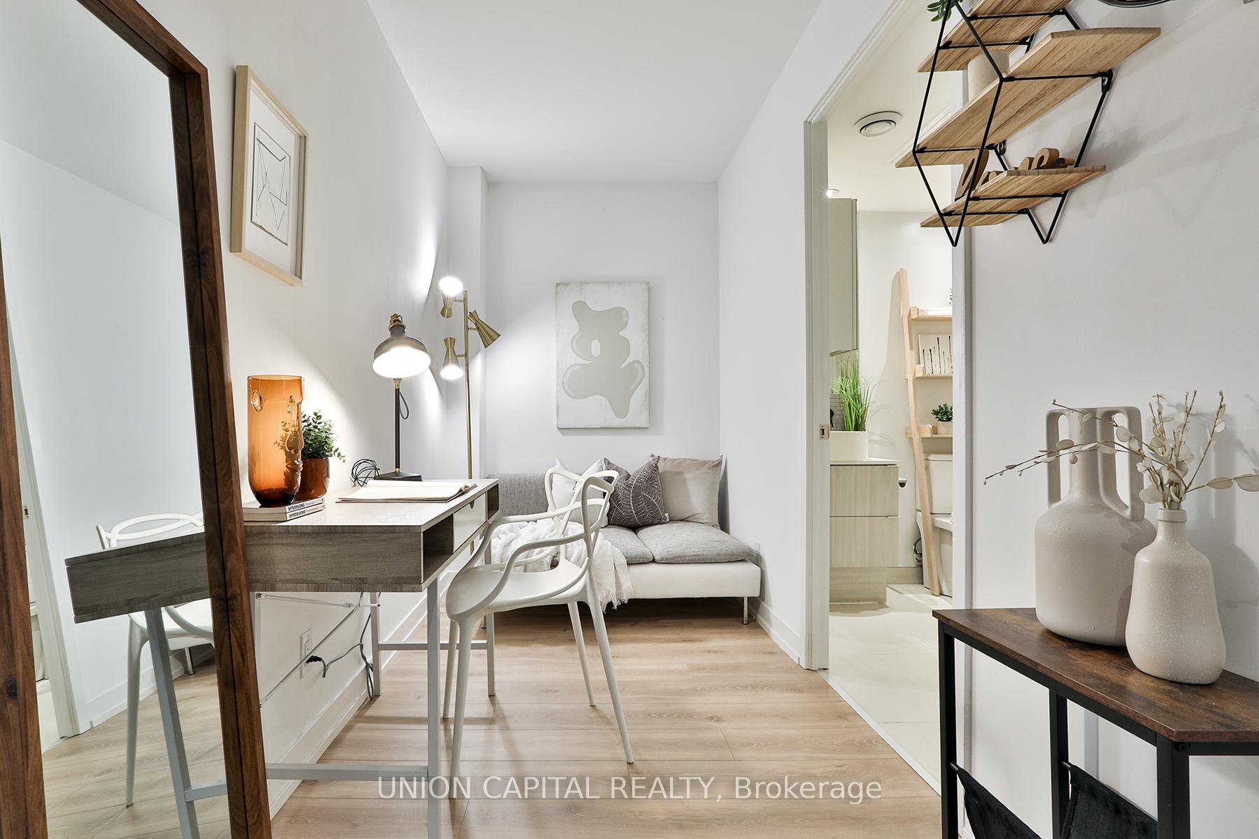 Photo 3 of Unit 203, 161 Roehampton Avenue N, Toronto, Mount Pleasant West — HOMEH