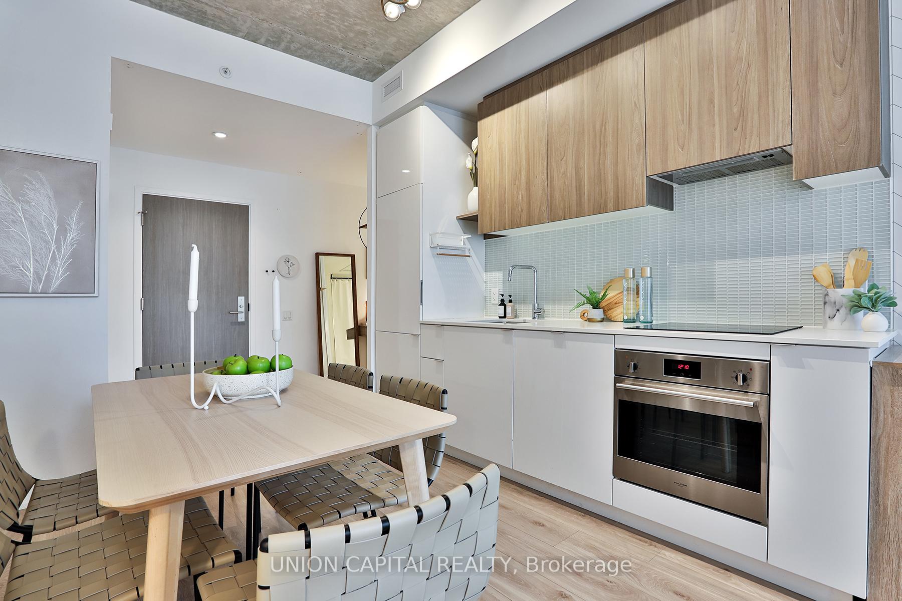 Photo 7 of Unit 203, 161 Roehampton Avenue N, Toronto, Mount Pleasant West — HOMEH