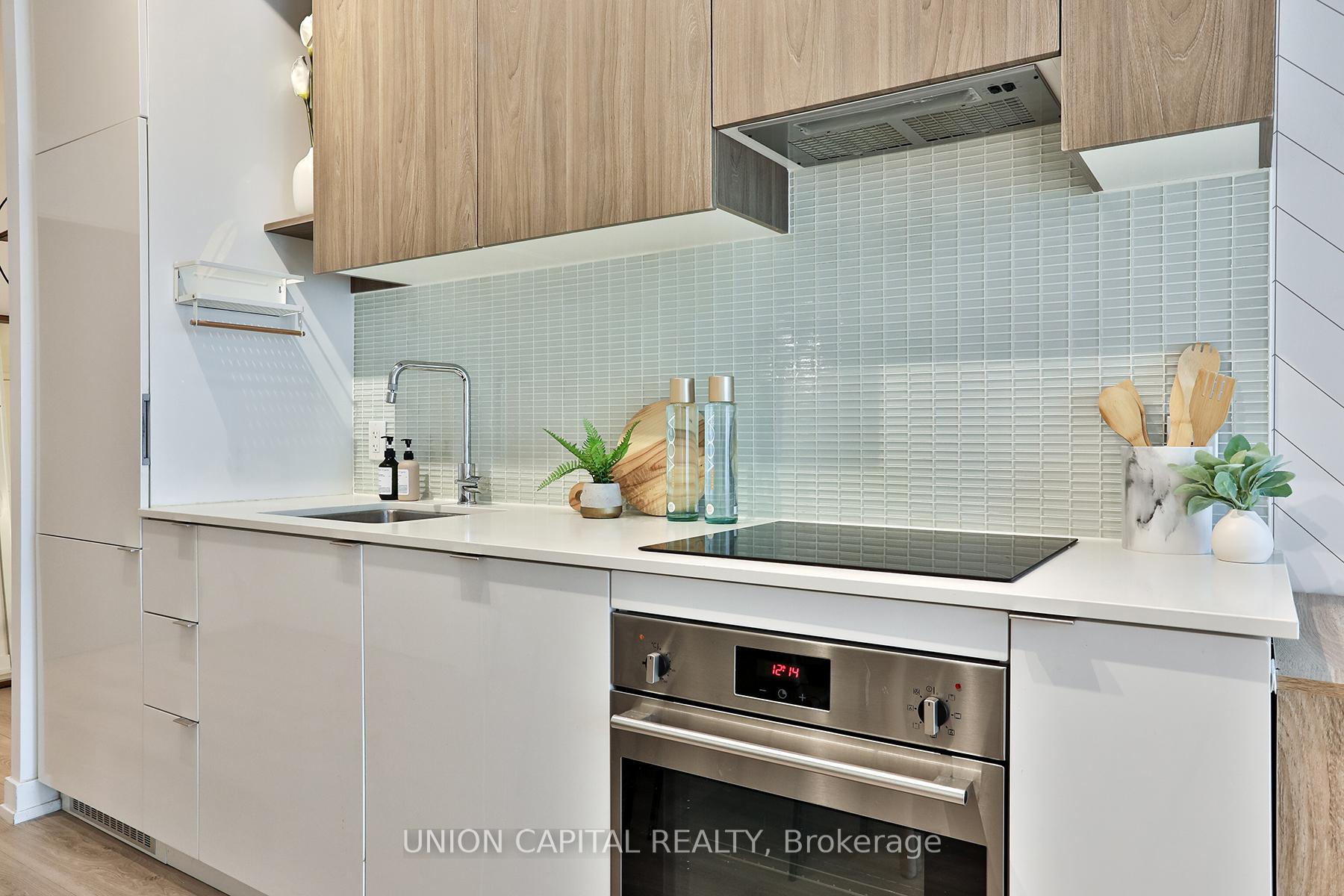 Photo 17 of Unit 203, 161 Roehampton Avenue N, Toronto, Mount Pleasant West — HOMEH