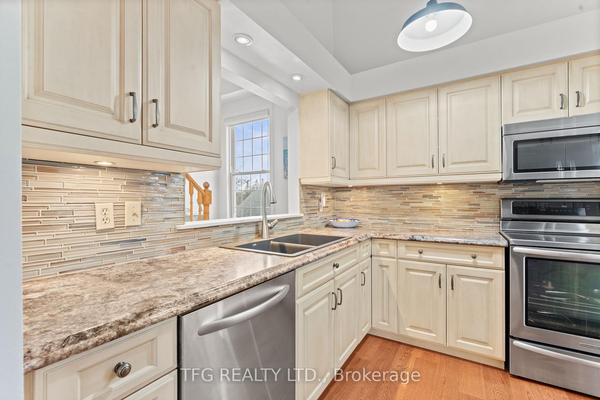 Photo 10 of Unit F16, 1667 Nash Road, Clarington, Courtice — HOMEH