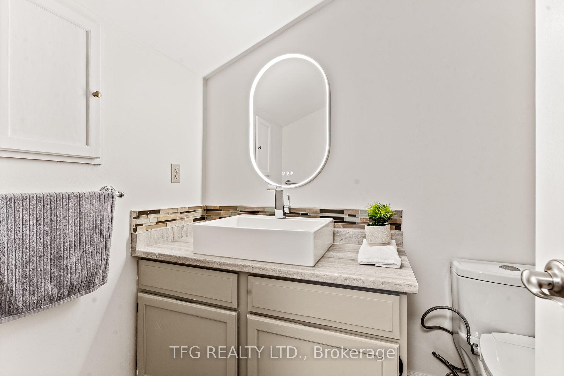 Photo 15 of Unit F16, 1667 Nash Road, Clarington, Courtice — HOMEH