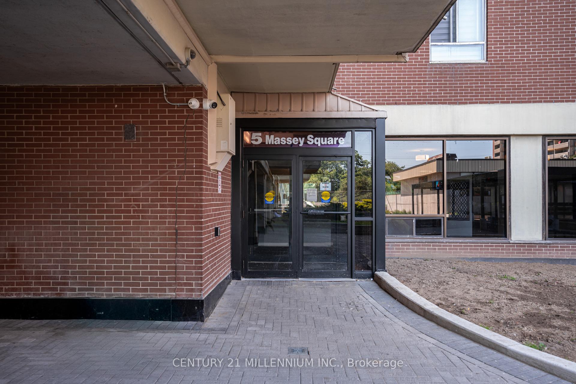 Photo 3 of Unit 2009, 5 Massey Square, Toronto, Crescent Town — HOMEH