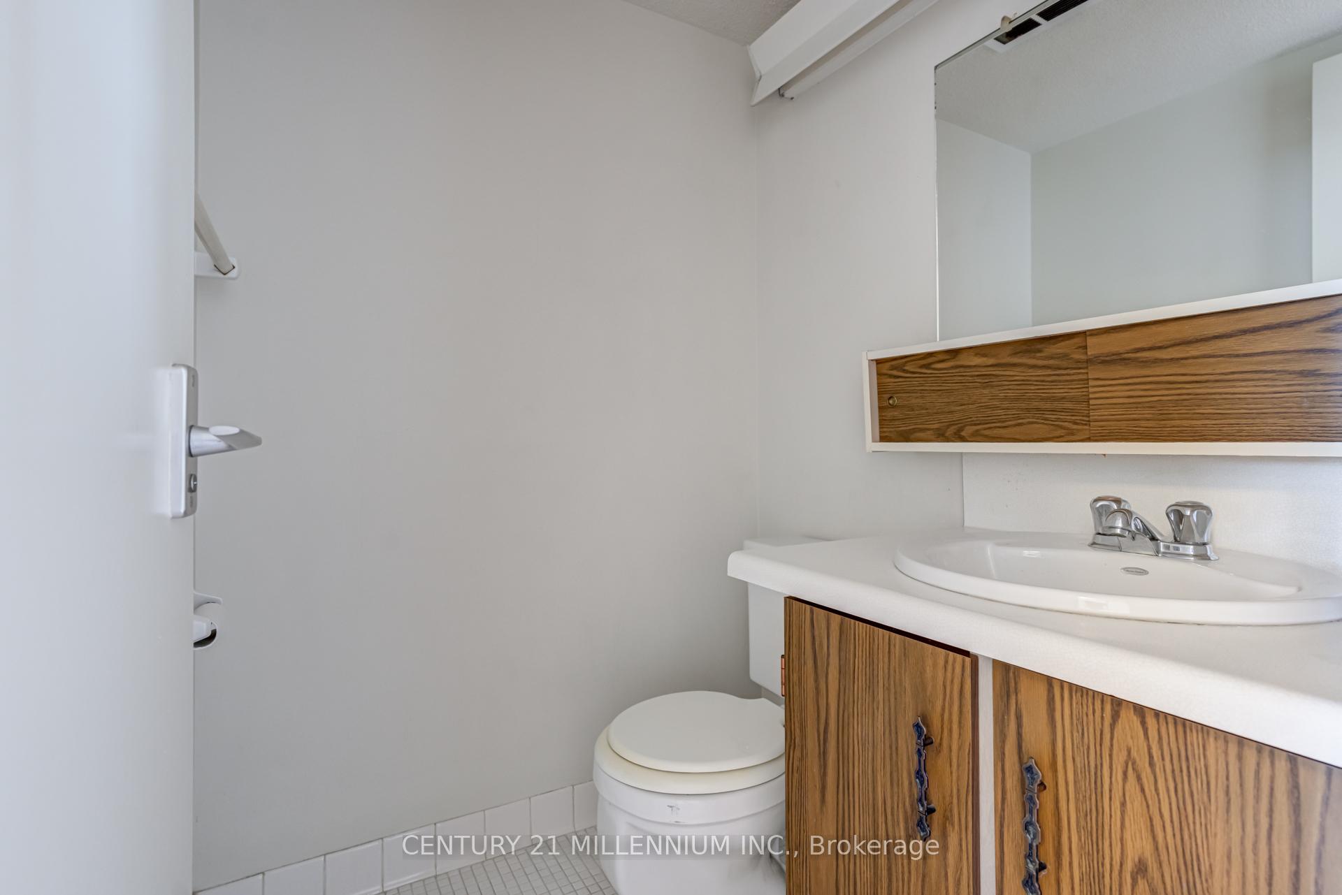 Photo 2 of Unit 2009, 5 Massey Square, Toronto, Crescent Town — HOMEH