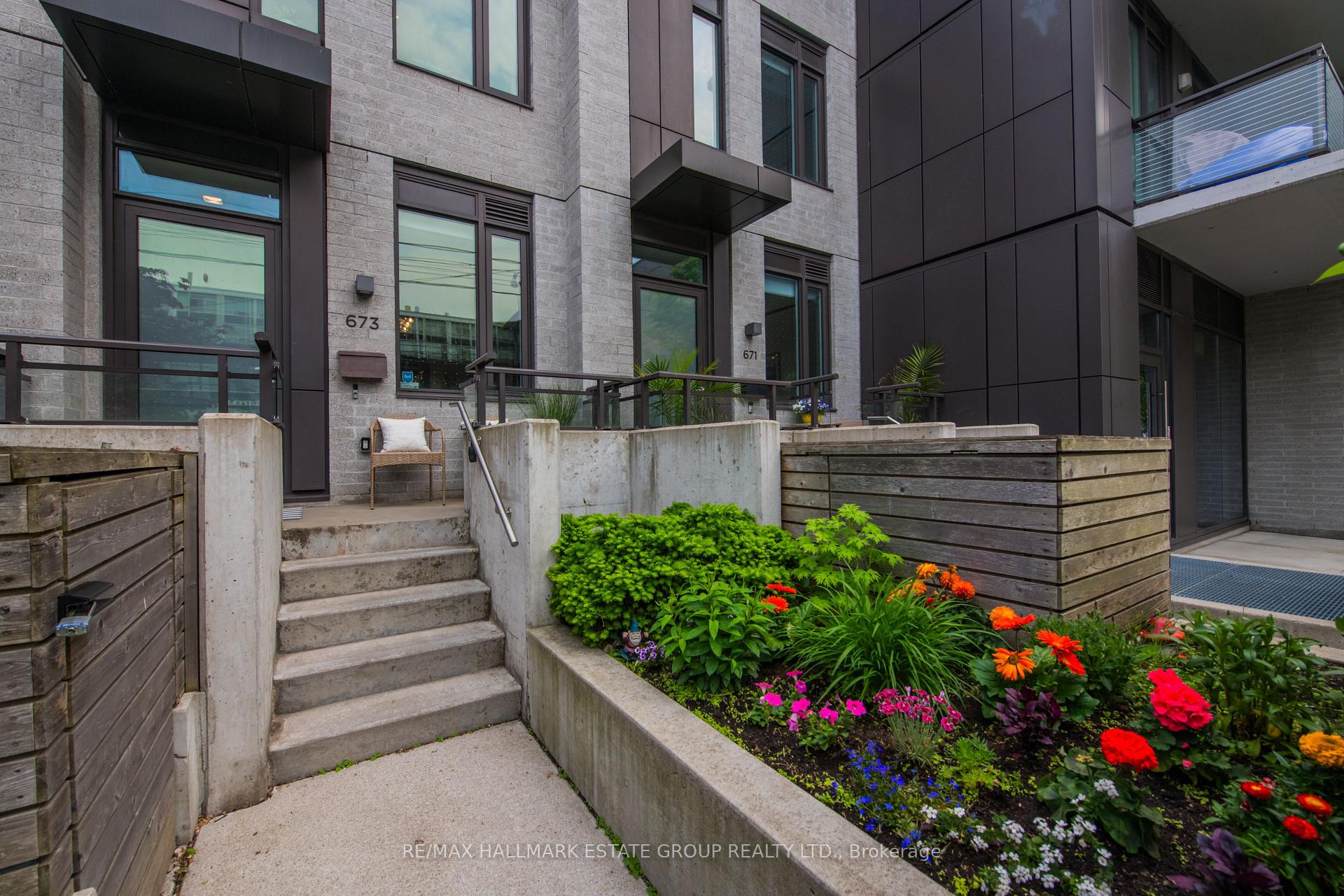 Photo 6 of Unit 12, 673 Kingston Road, Toronto, The Beaches — HOMEH