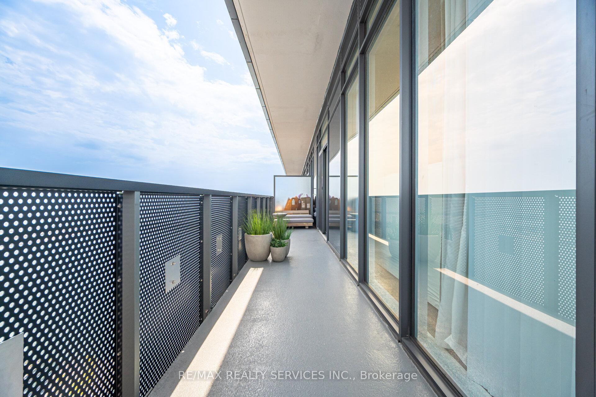 Photo 11 of Unit PH103, 138 Downes Street, Toronto, Waterfront Communities — HOMEH
