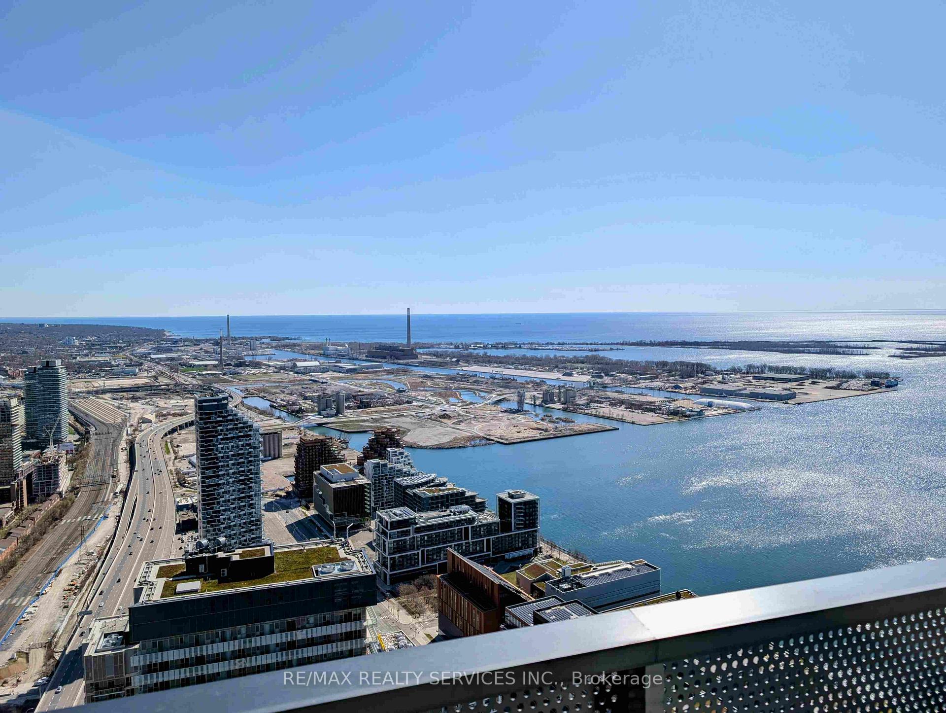 Photo 10 of Unit PH103, 138 Downes Street, Toronto, Waterfront Communities — HOMEH