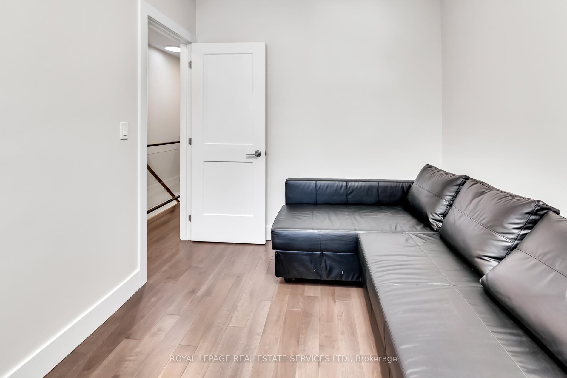 Photo 40 of 129 Langford Avenue, Toronto, Danforth — HOMEH