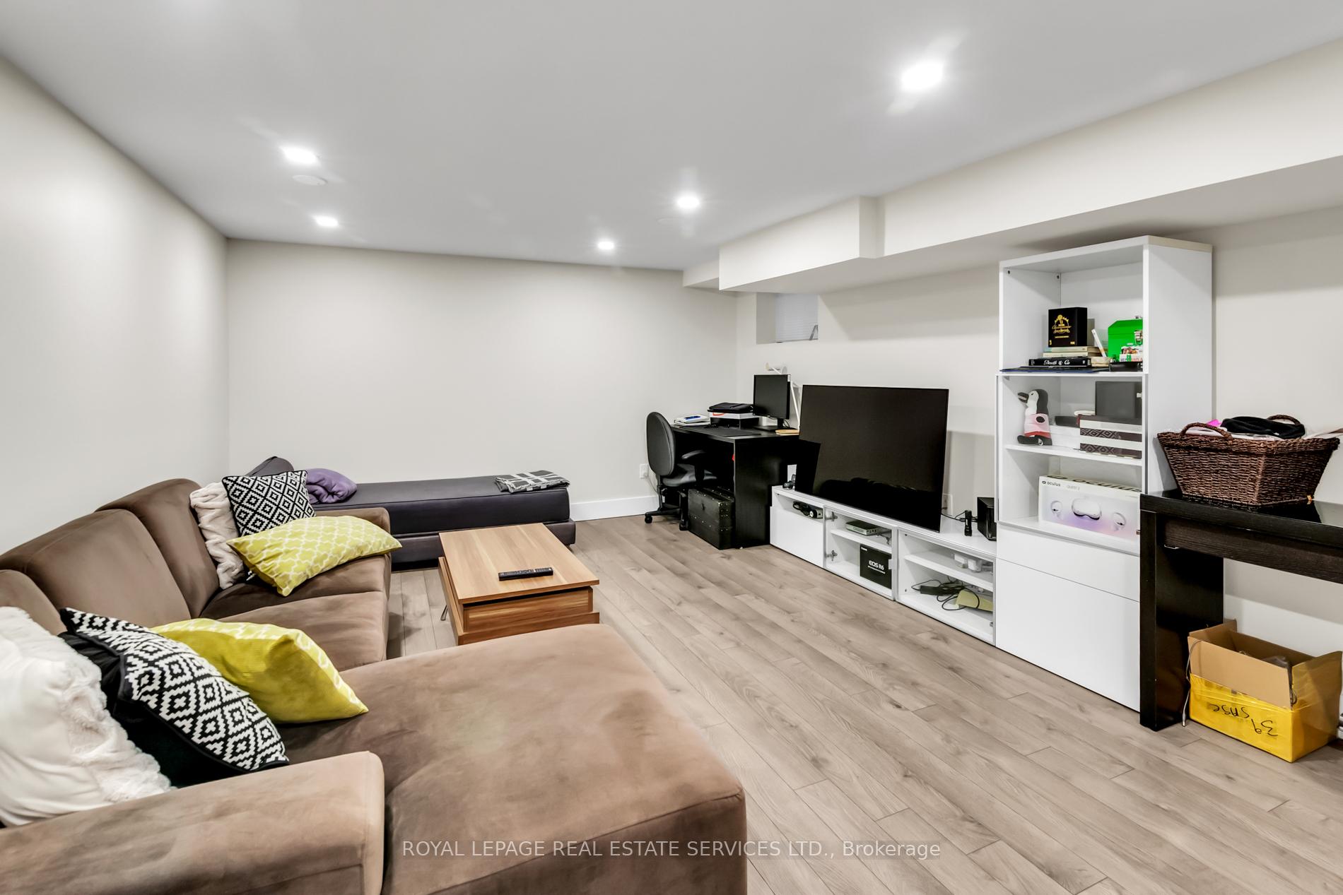 Photo 23 of 129 Langford Avenue, Toronto, Danforth — HOMEH