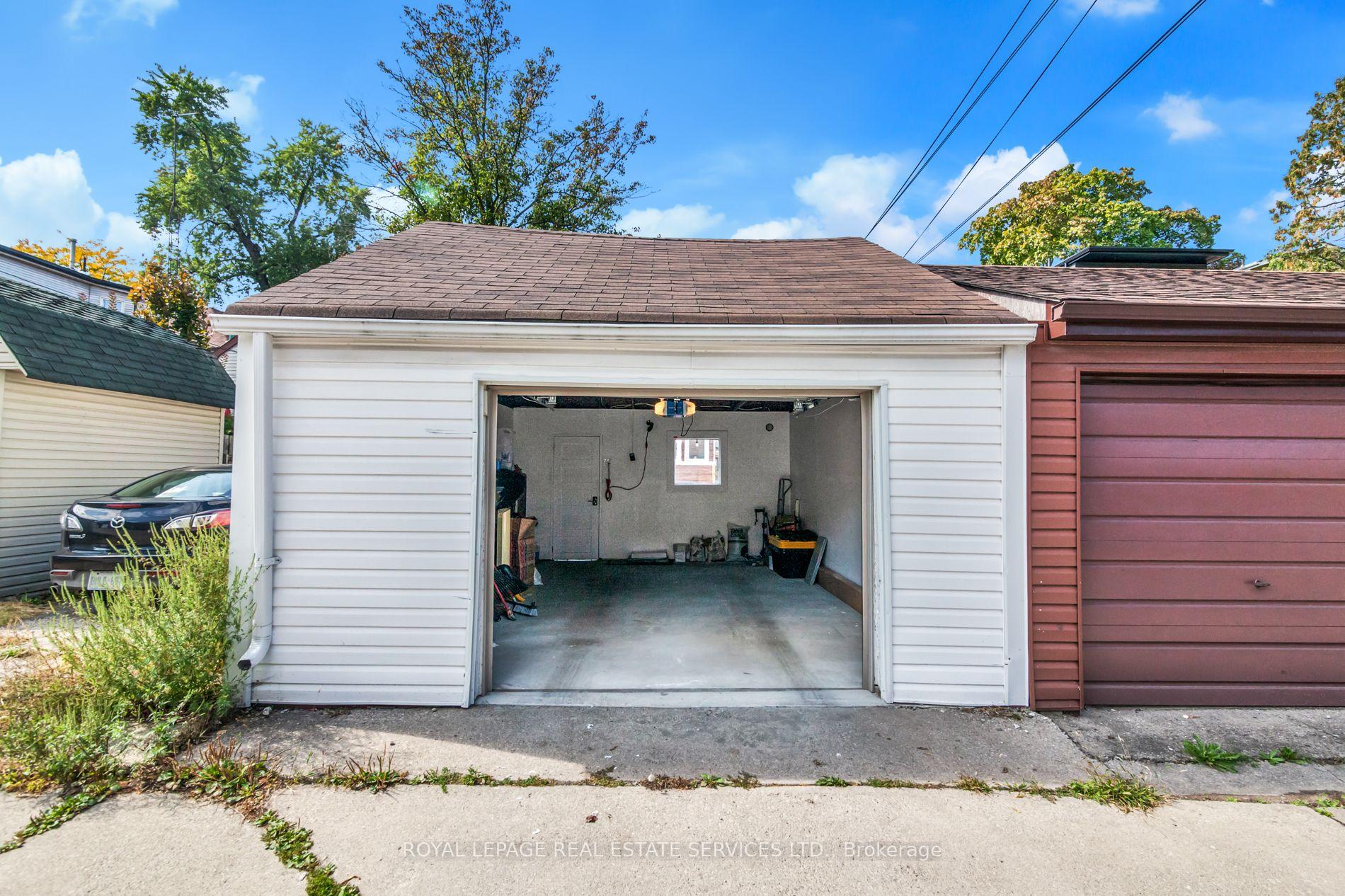 Photo 31 of 129 Langford Avenue, Toronto, Danforth — HOMEH