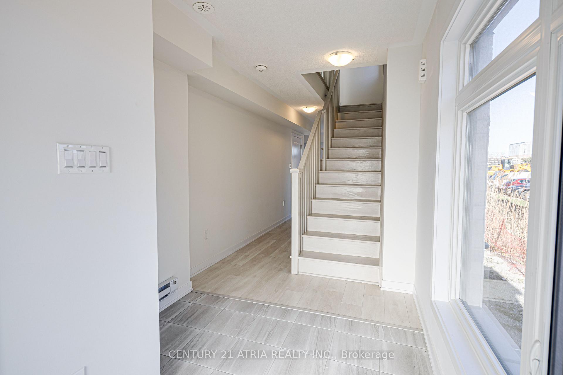Photo 4 of Unit 406, 1865 Pickering Parkway, Pickering, Village East — HOMEH