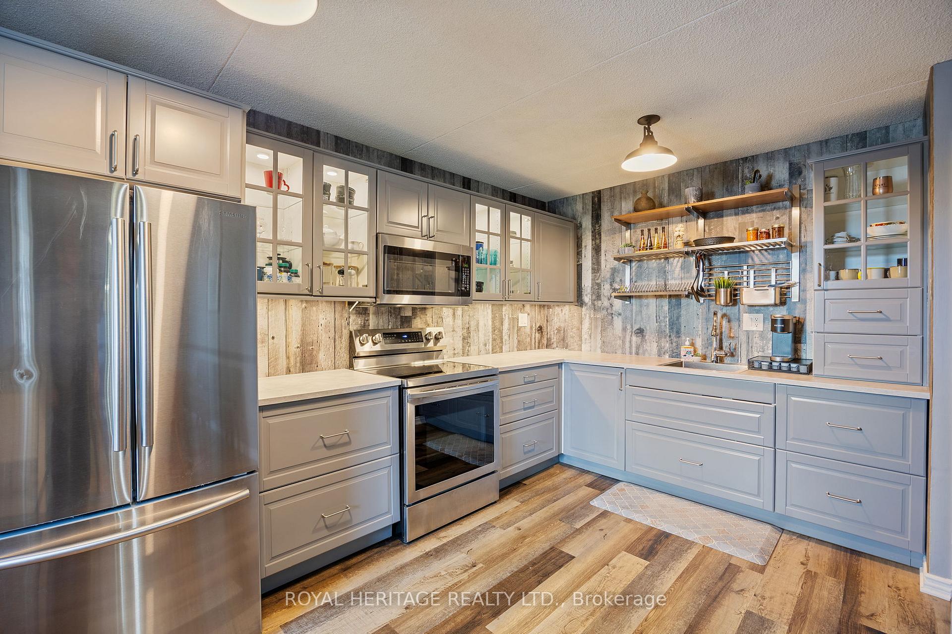 Photo 5 of Unit 233, 580 Mary Street E, Whitby, Downtown Whitby — HOMEH