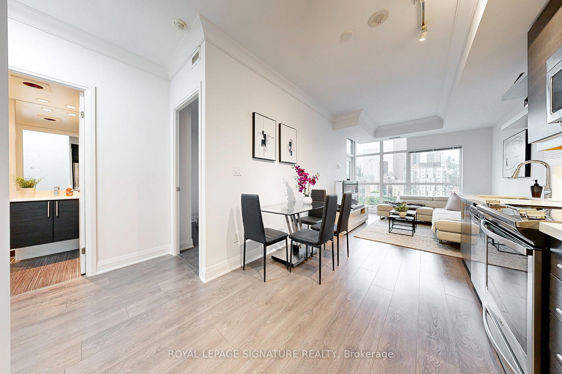 Photo 24 of Unit PH11, 400 Adelaide Street E, Toronto, Moss Park — HOMEH