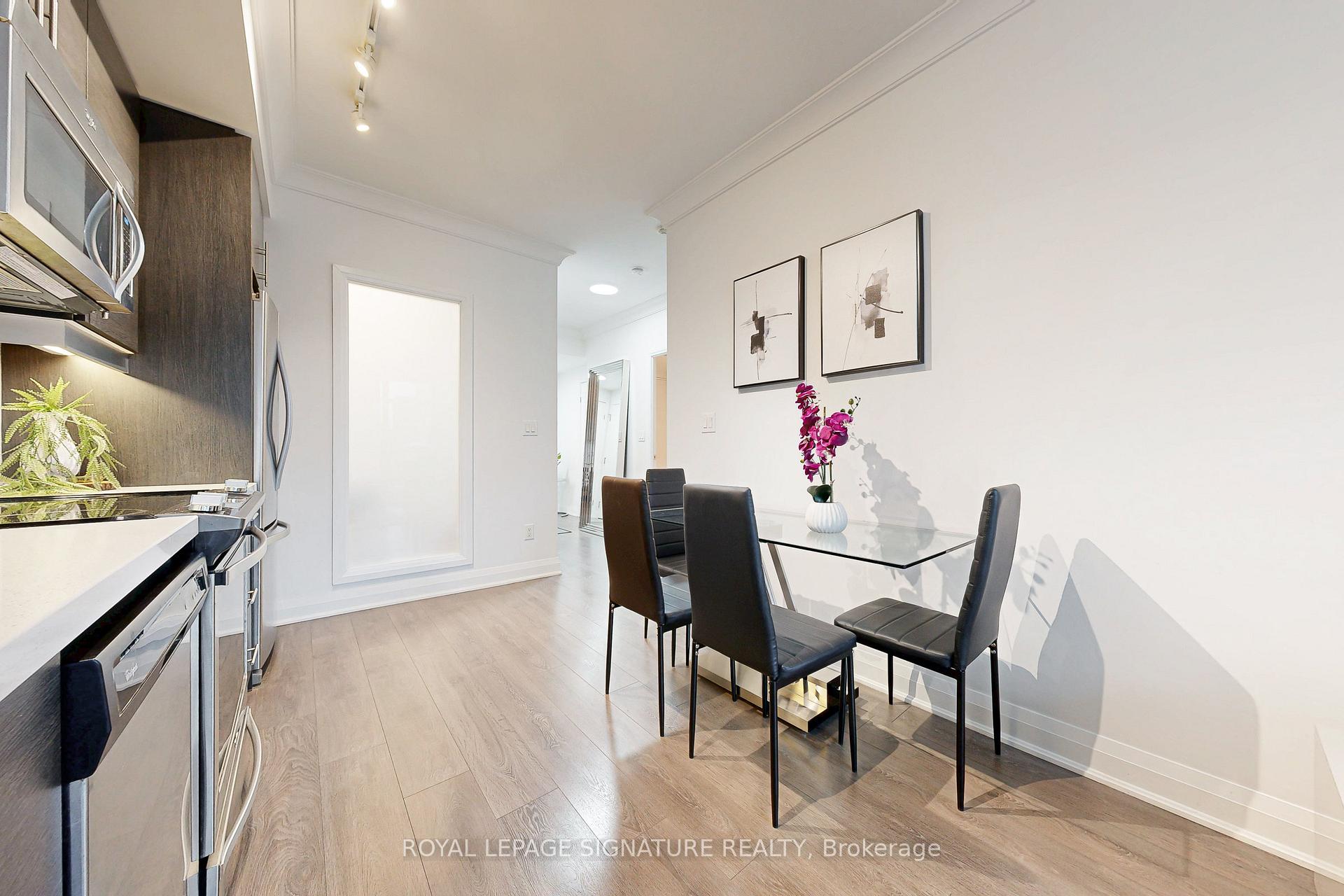 Photo 3 of Unit PH11, 400 Adelaide Street E, Toronto, Moss Park — HOMEH