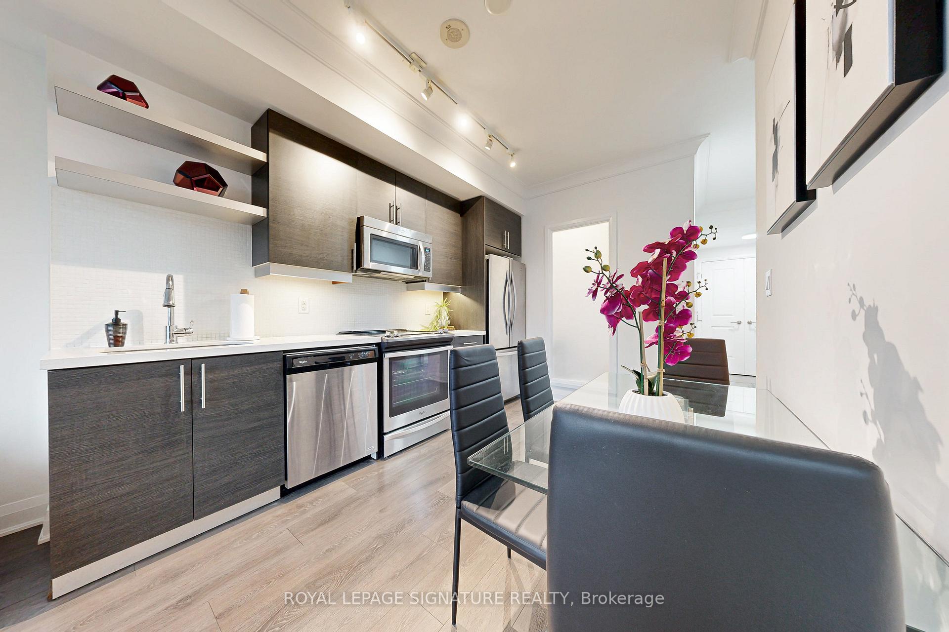 Photo 6 of Unit PH11, 400 Adelaide Street E, Toronto, Moss Park — HOMEH