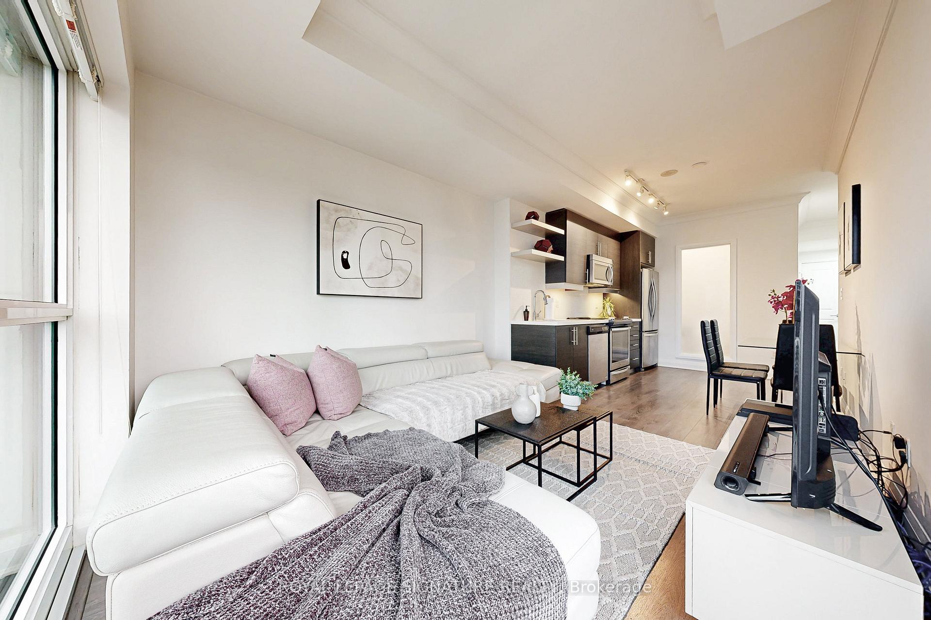 Photo 5 of Unit PH11, 400 Adelaide Street E, Toronto, Moss Park — HOMEH