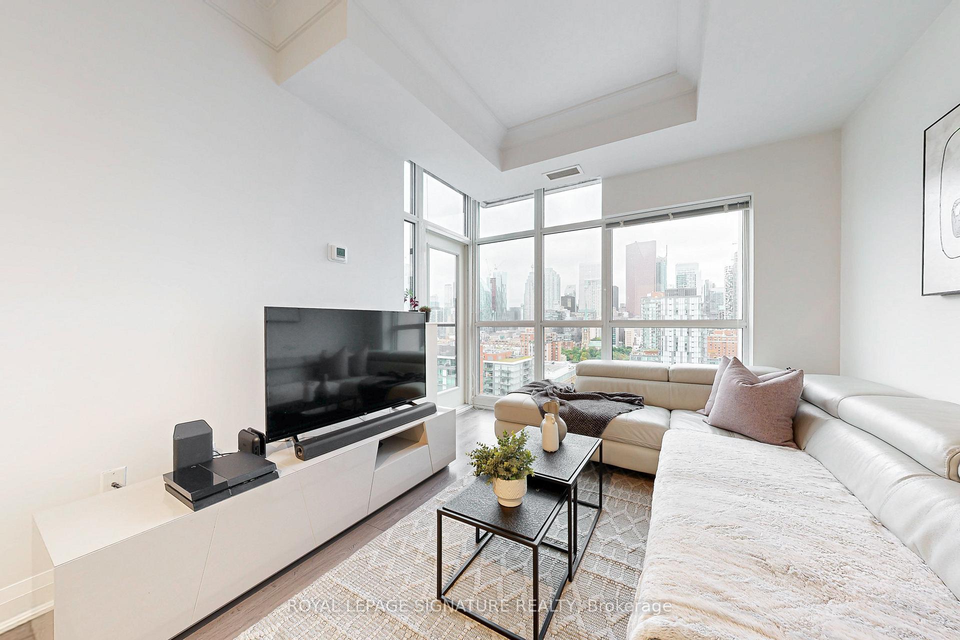 Photo 11 of Unit PH11, 400 Adelaide Street E, Toronto, Moss Park — HOMEH