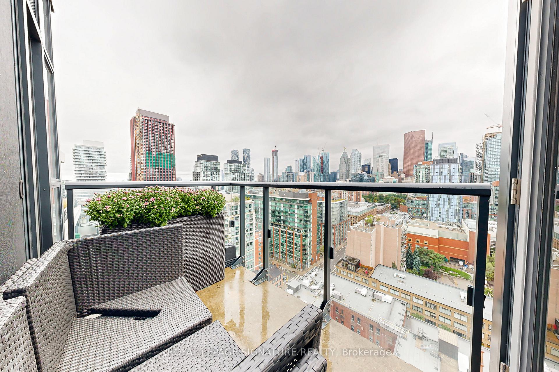Photo 13 of Unit PH11, 400 Adelaide Street E, Toronto, Moss Park — HOMEH