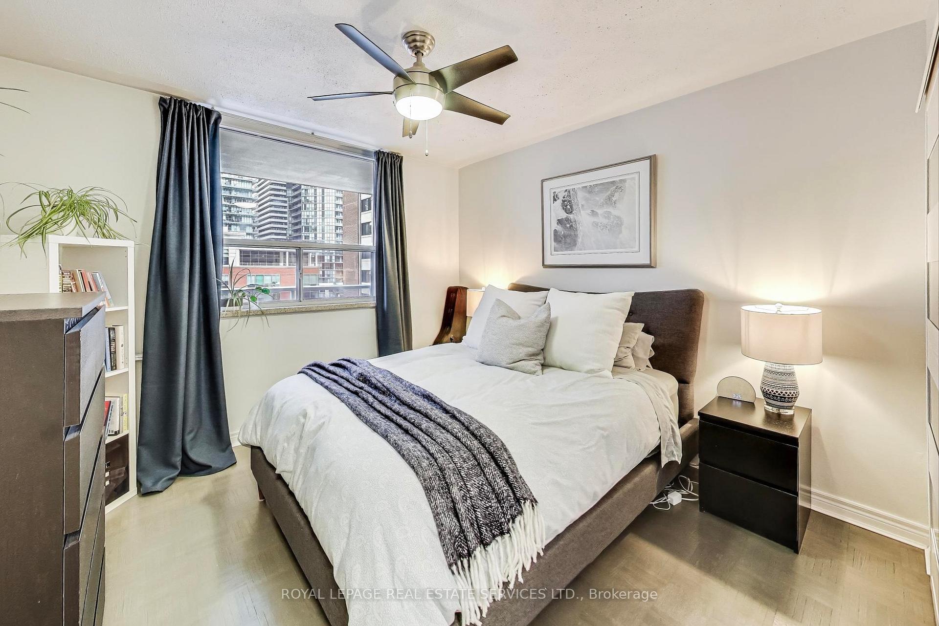 Photo 6 of Unit 1003, 30 Gloucester Street, Toronto, Church-Yonge Corridor — HOMEH